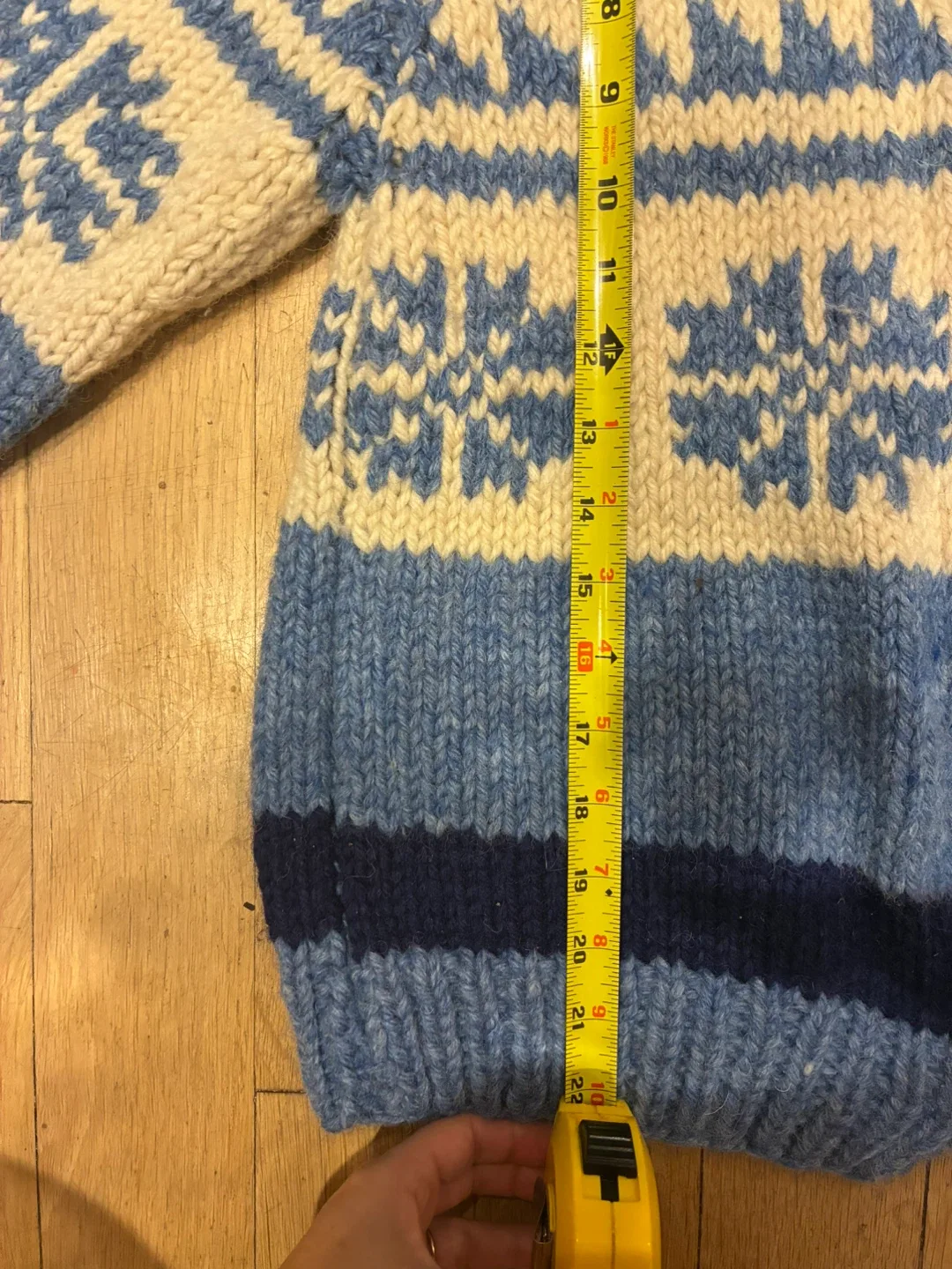 Hand-knitted Wool Zip-Up Sweater image indicator(8)
