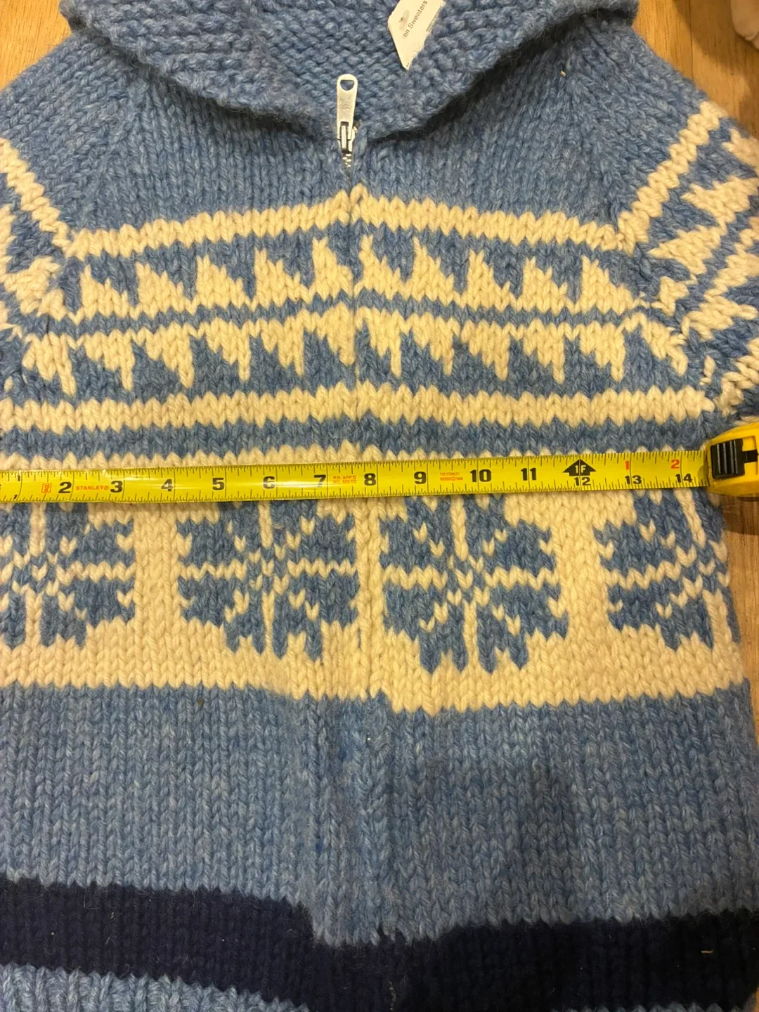 Hand-knitted Wool Zip-Up Sweater image indicator(7)