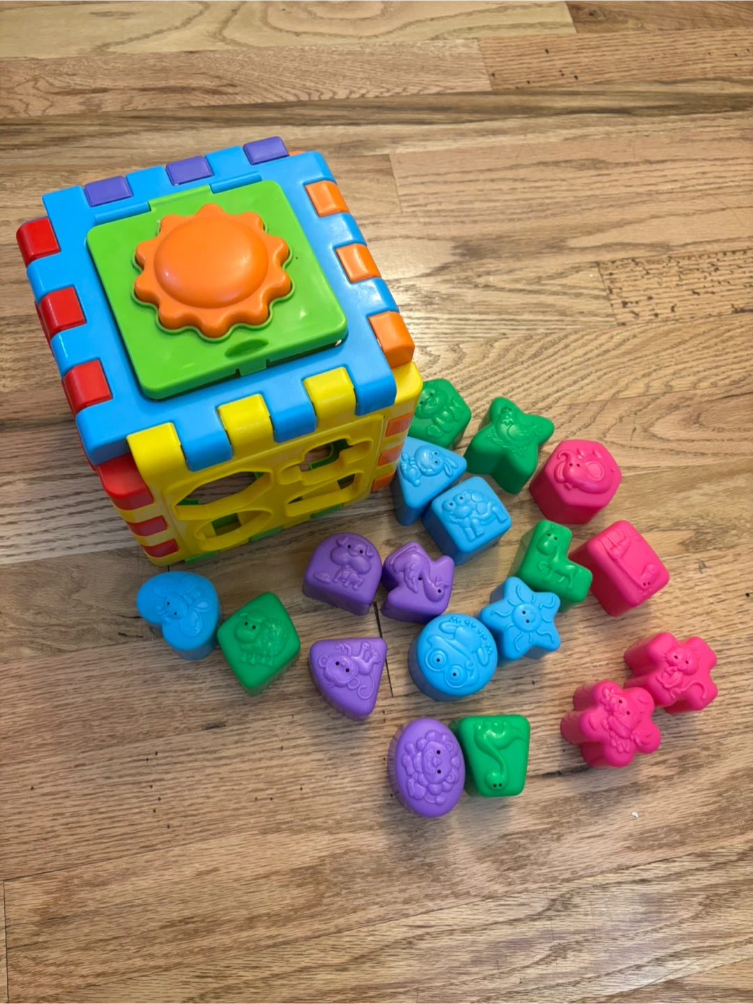 Kid Oozie Grow-with-Me Shape Sorter Cube