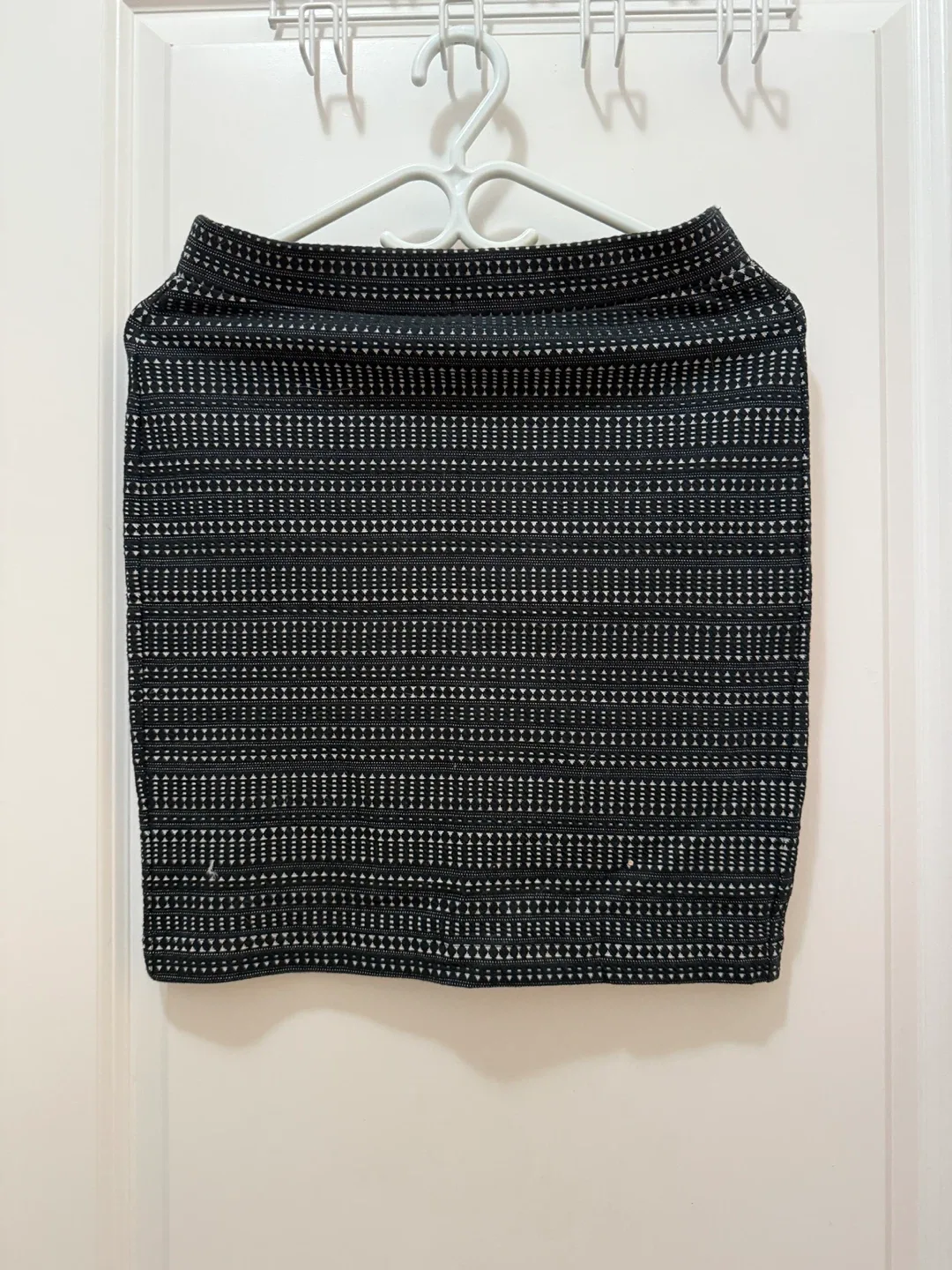 LOFT Skirt - Size XS thumbnail