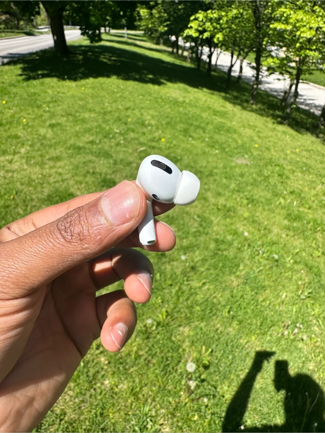 Apple AirPods Pro (left Ear) first gen - photo 2