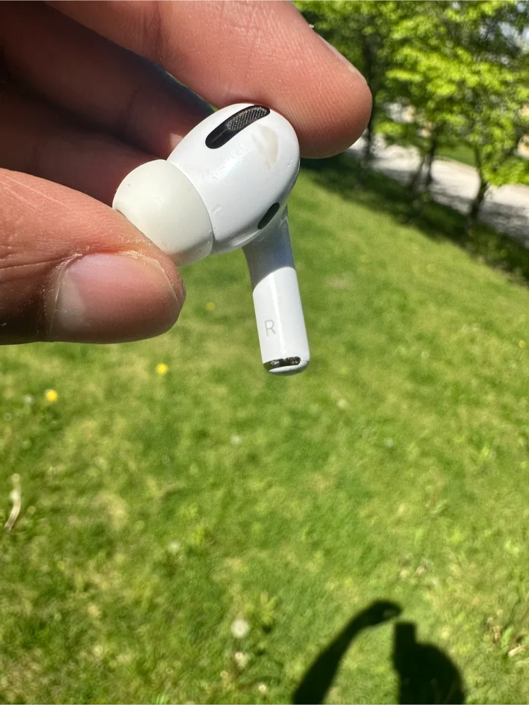 Apple AirPod Pro first gen (Right) thumbnail