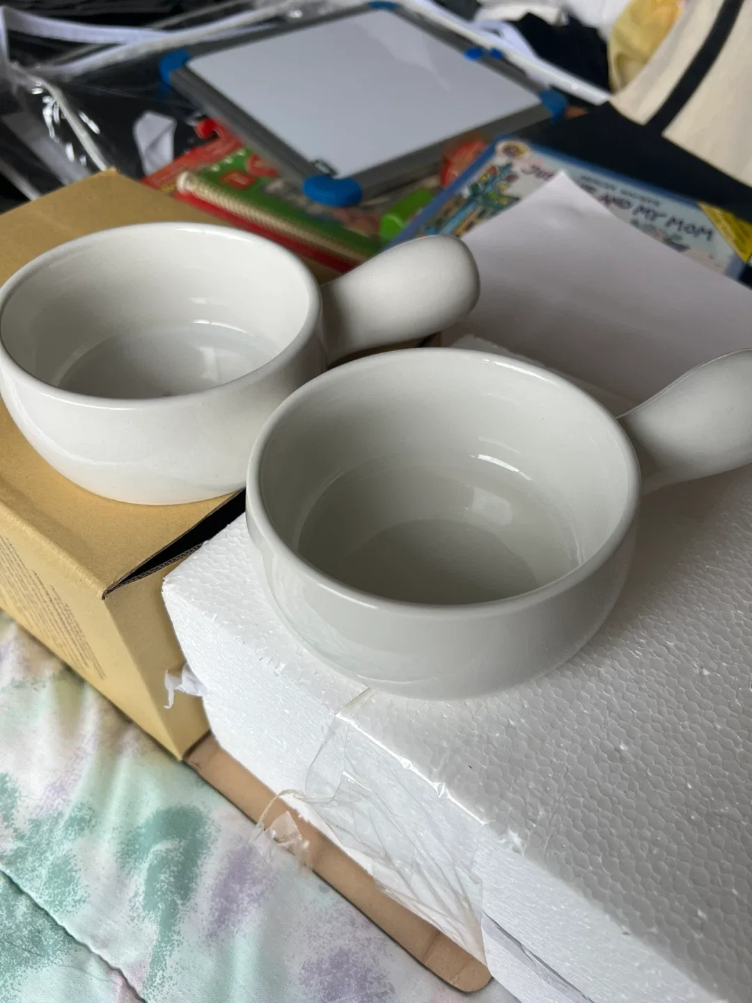 Set of 2 White Ceramic Soup Bowls with Handles image indicator(3)