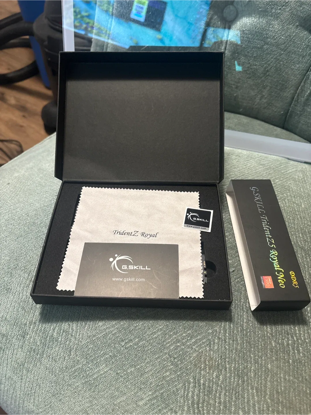 G.Skill Trident Z5 Royal Neo DDR5-6000 48GB (2x24GB) image indicator(2)