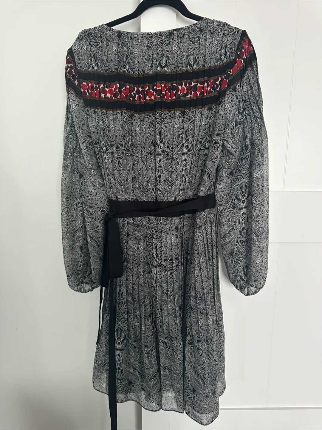 Woman’s dress image indicator(2)