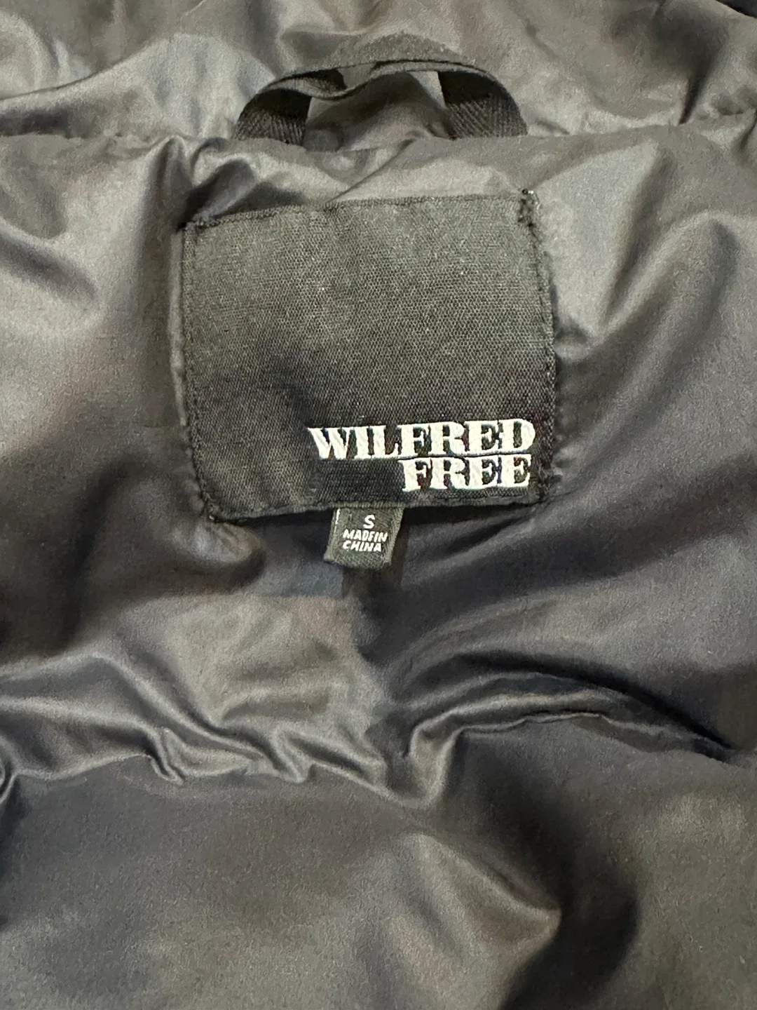 Aritzia Wilfred Free Down Puffer Vest image indicator(6)