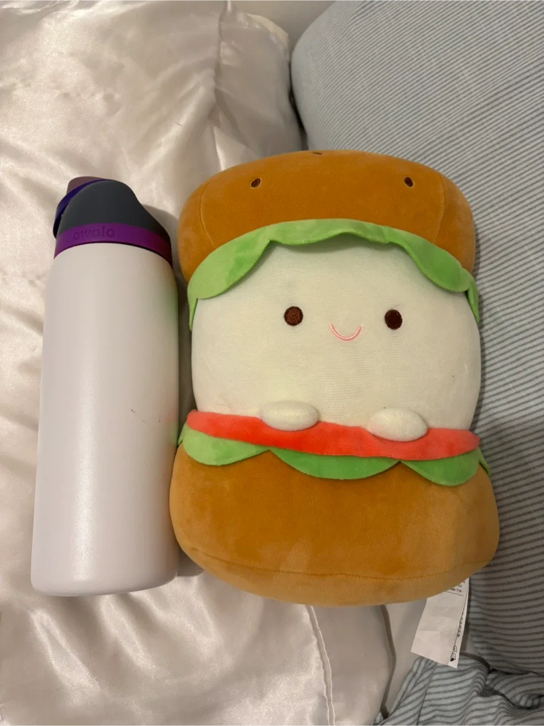 Miniso Burger Plushie image indicator(3)