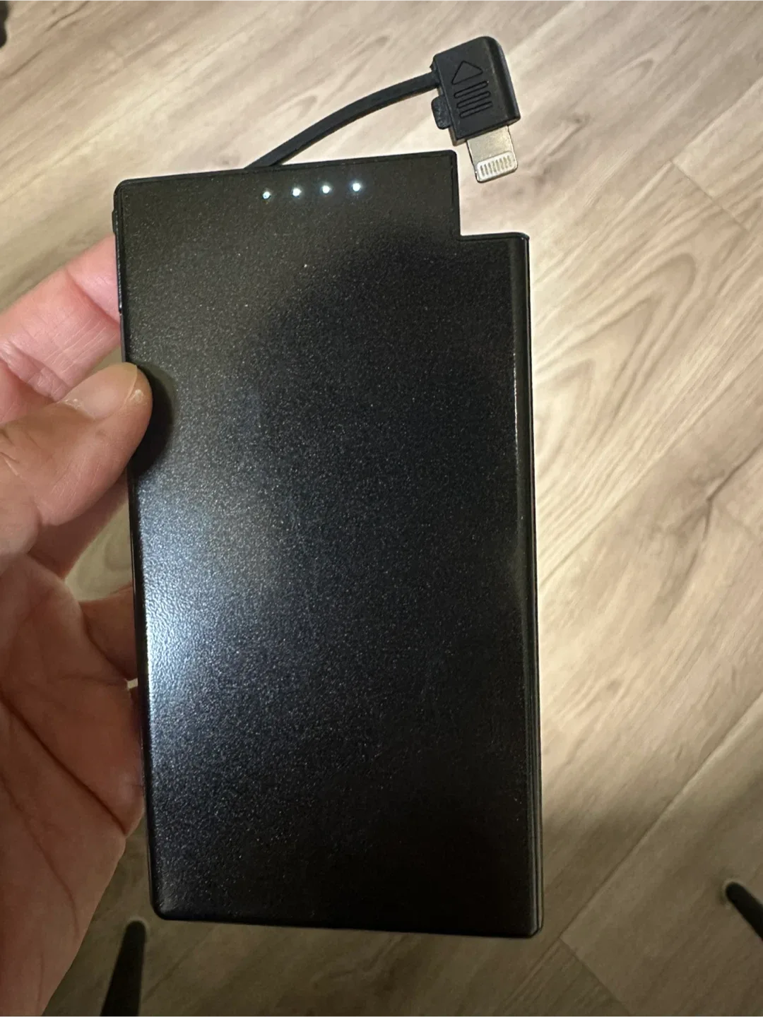 Suomaike Portable Charger (5000mAh)- Like New! image indicator(2)