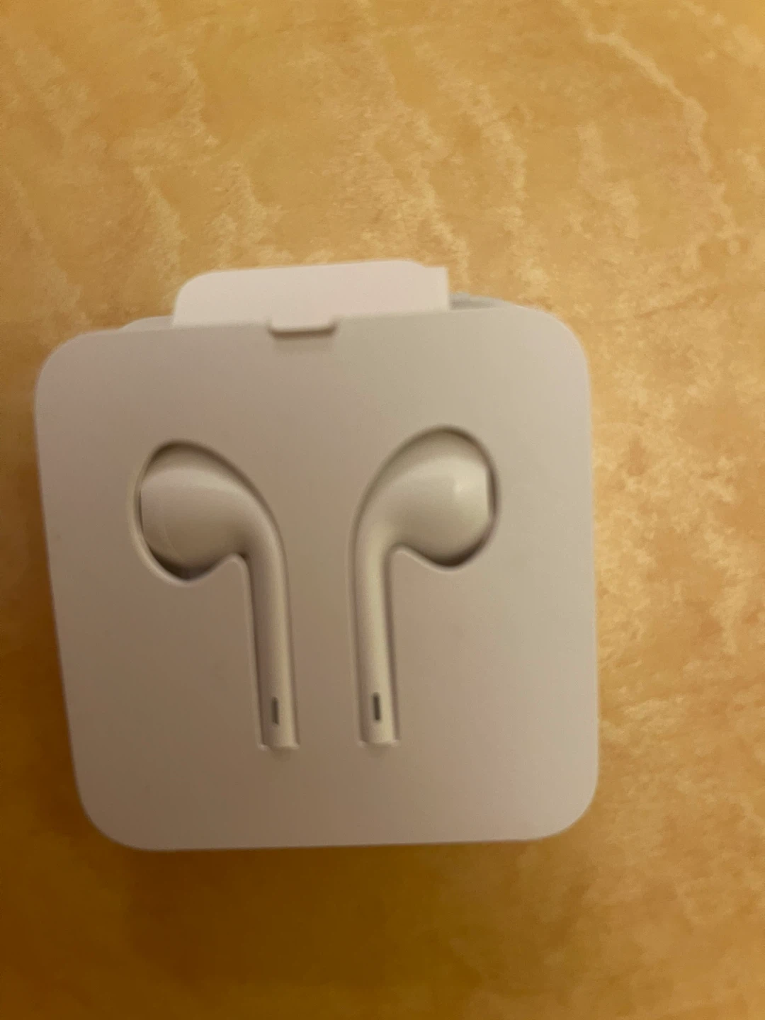 Apple EarPods (Lightning Connector) - New