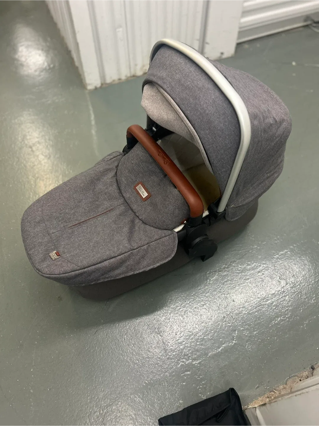 Silver Cross Bassinet with accessories (overnight sleeping) image indicator(3)