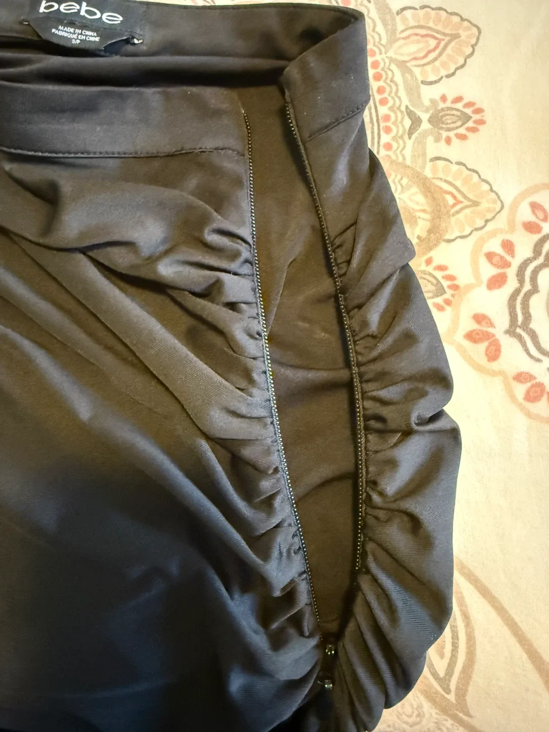 Bebe Black Ruched pencil Skirt - Size S image indicator(6)