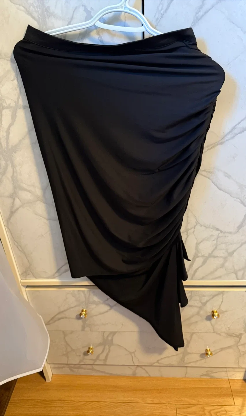 Bebe Black Ruched pencil Skirt - Size S image indicator(2)