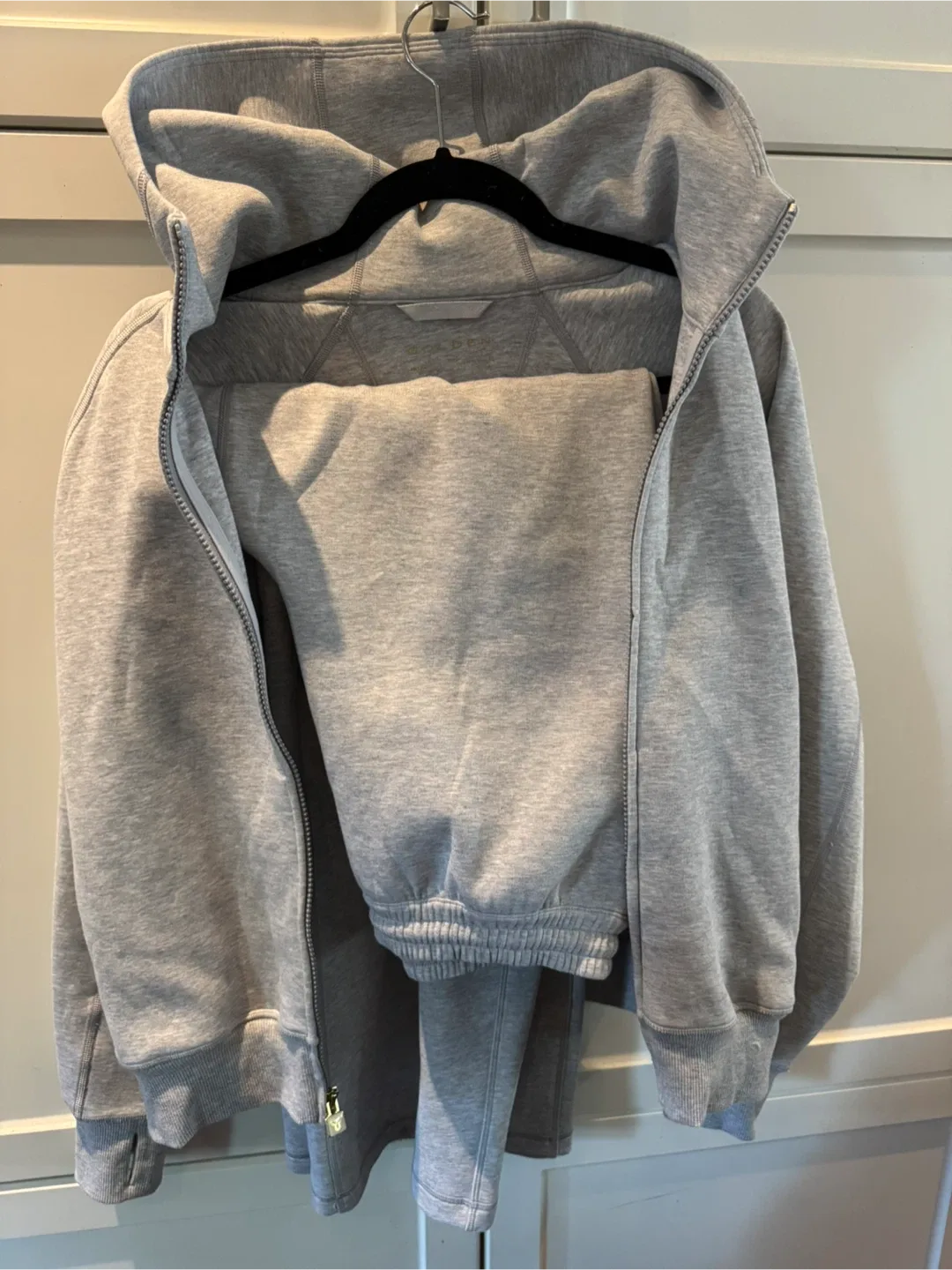 Aritzia Golden Formafleece Set - Heather Chrome image indicator(4)