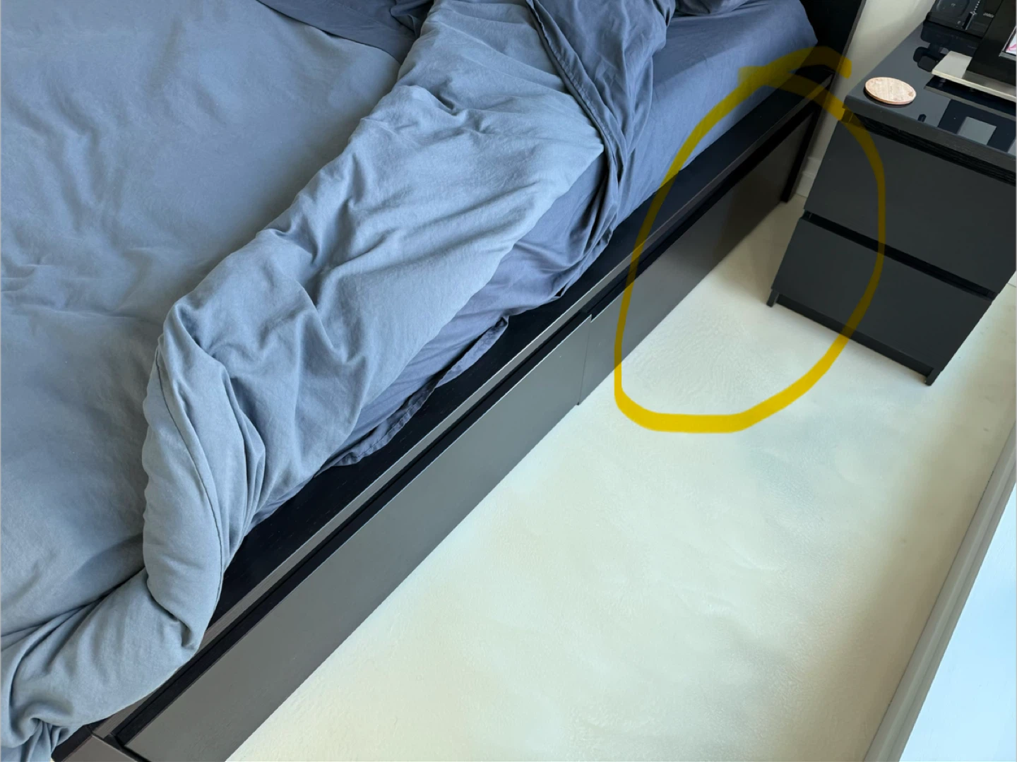Double sized bed frame with headboard and storage - photo 4