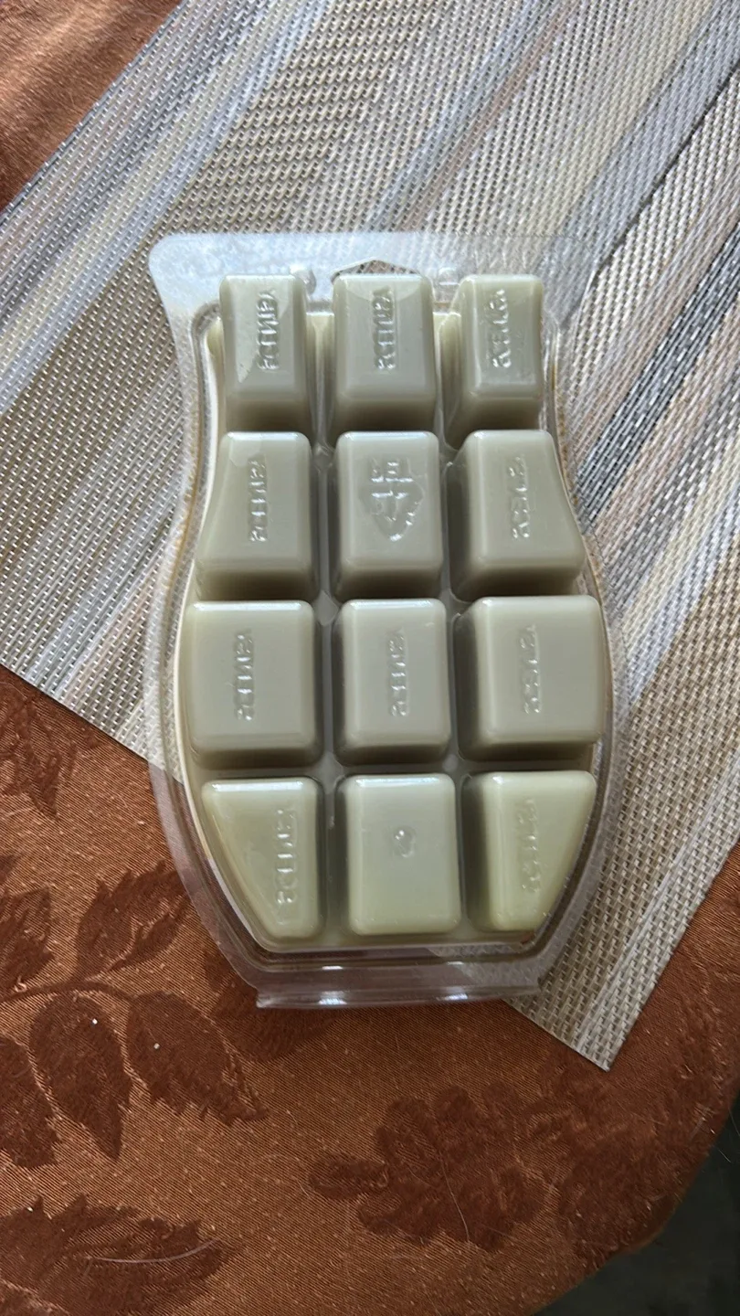 Scentsy Silver Bells Brick - Aromatic Wax image indicator(2)