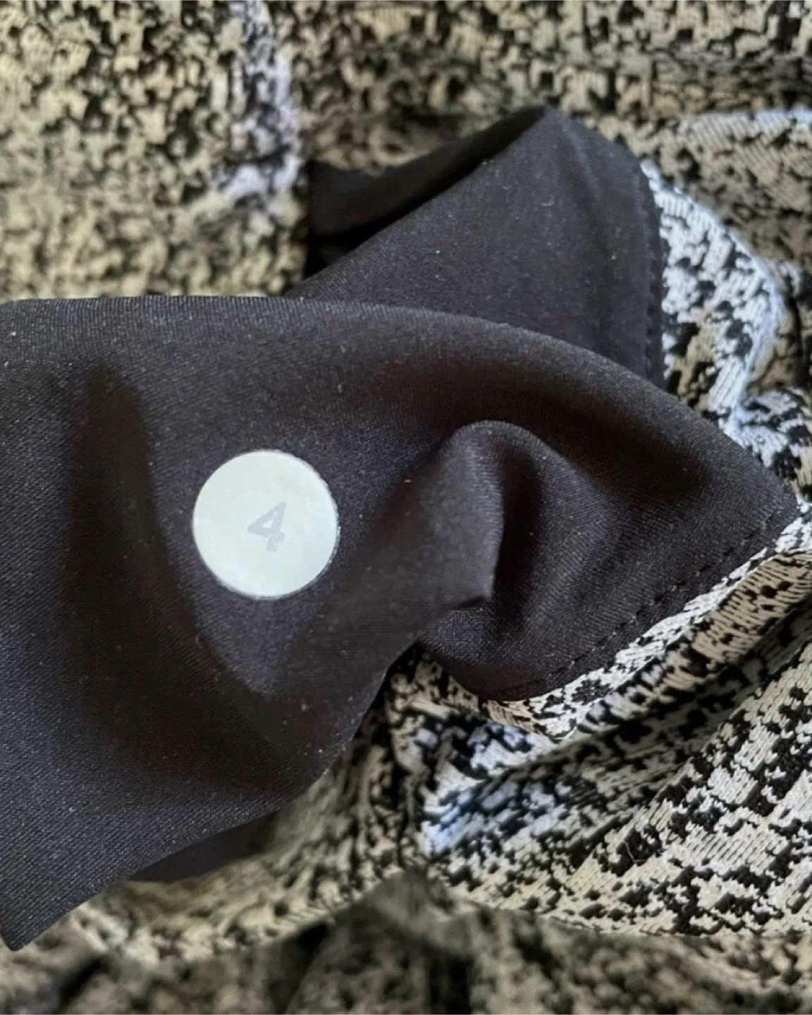 Lululemon Jet Pants - Size 4 image indicator(6)