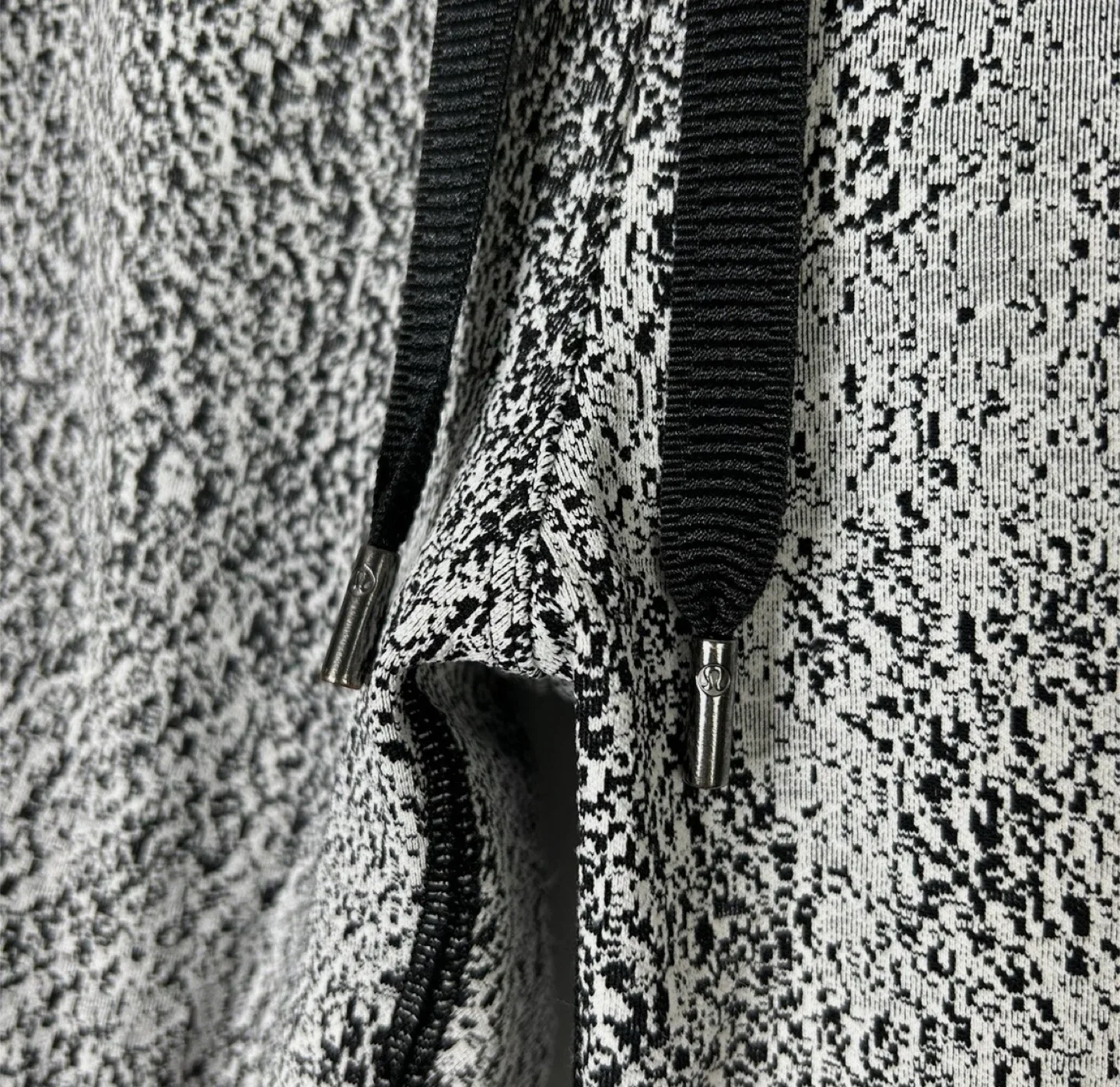 Lululemon Jet Pants - Size 4 image indicator(5)