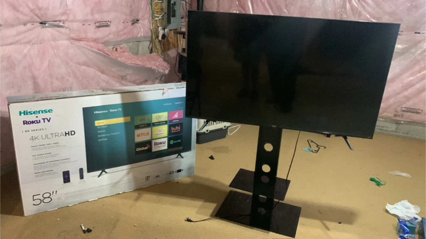 Hisense 58" 4K UltraHD Roku TV - R6 Series - photo 3