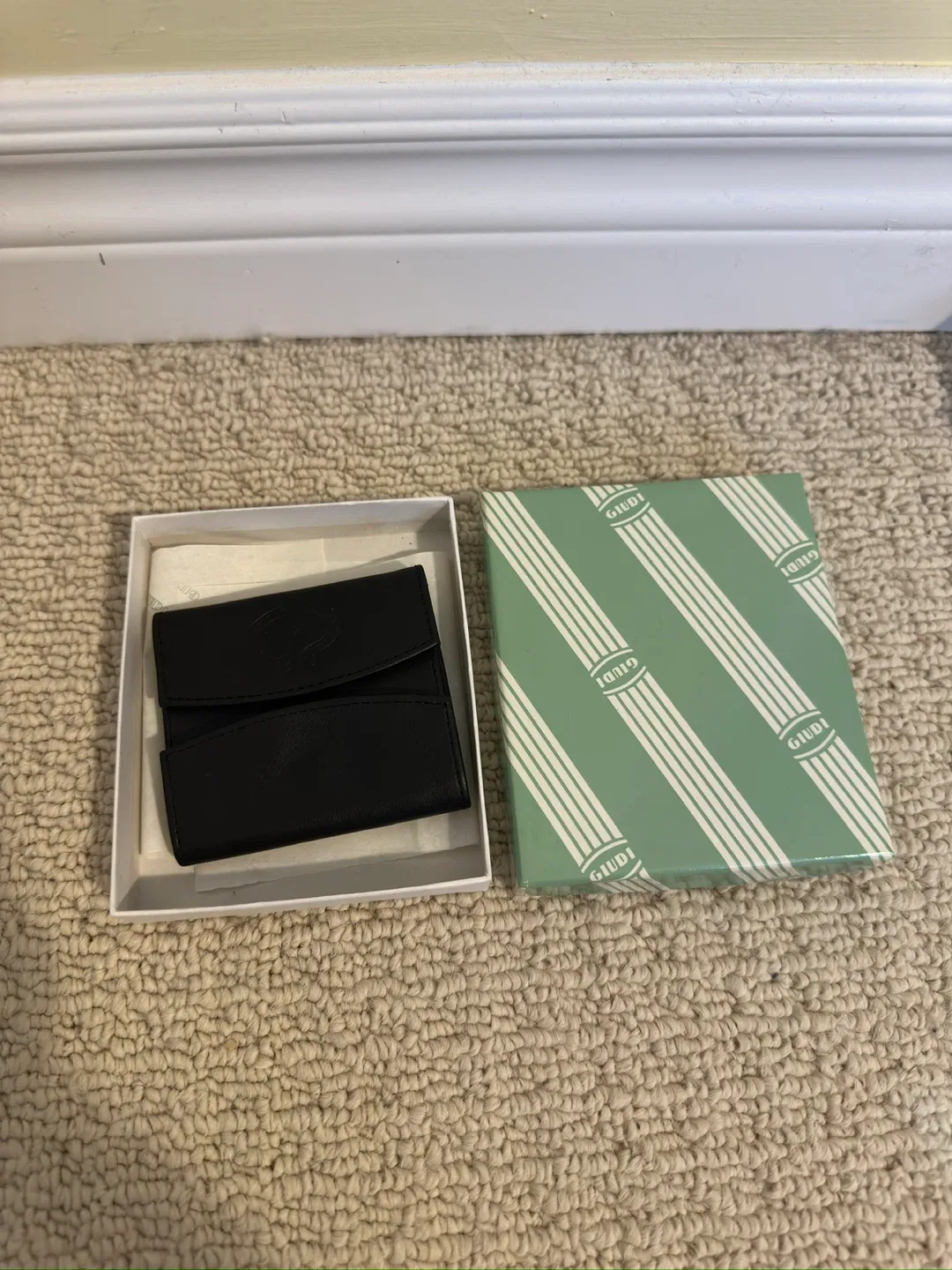 Giudi Black Leather Trifold Coin Wallet - New in Box thumbnail
