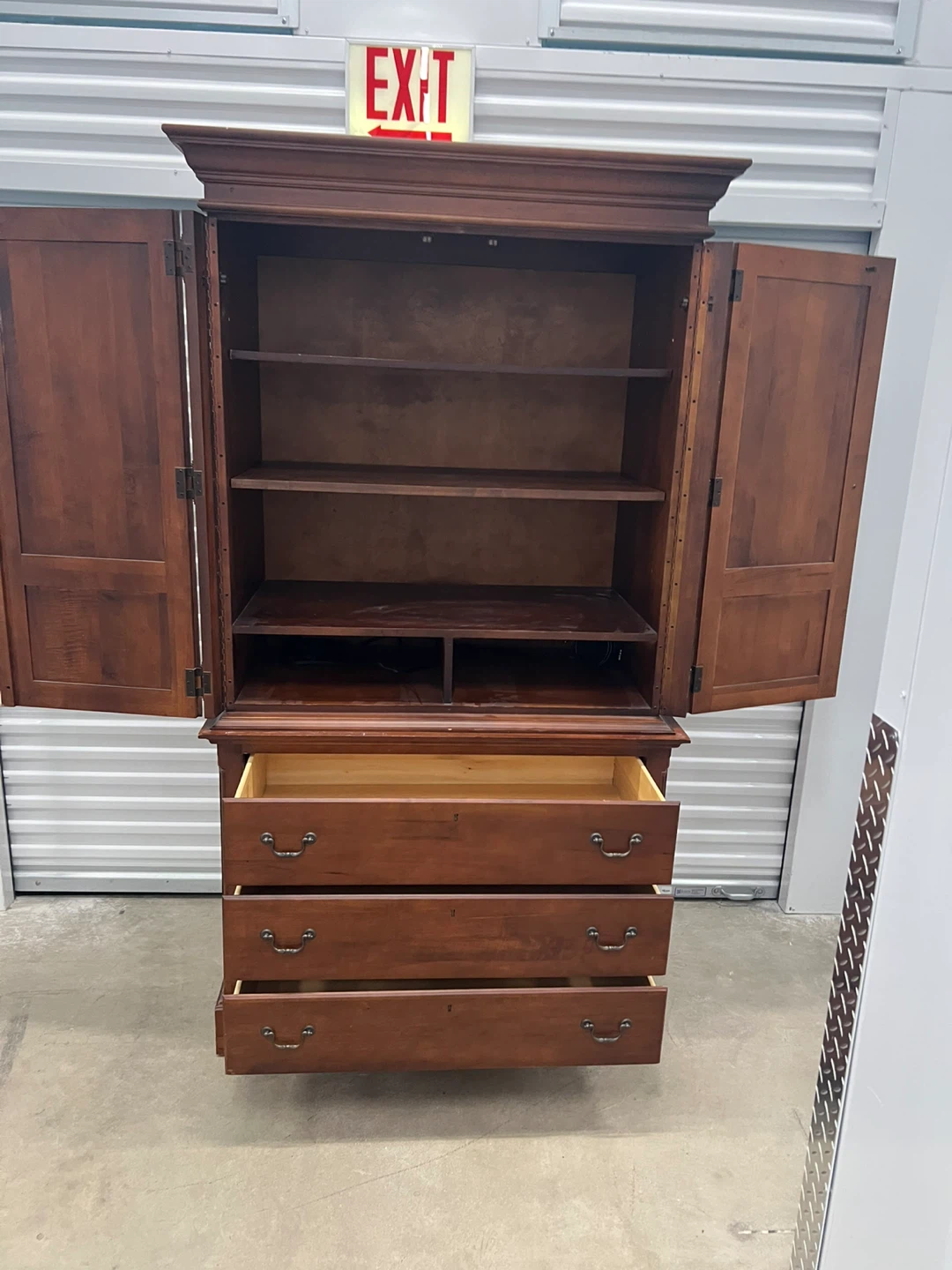 Armoire Wardrobe/Dresser - photo 5
