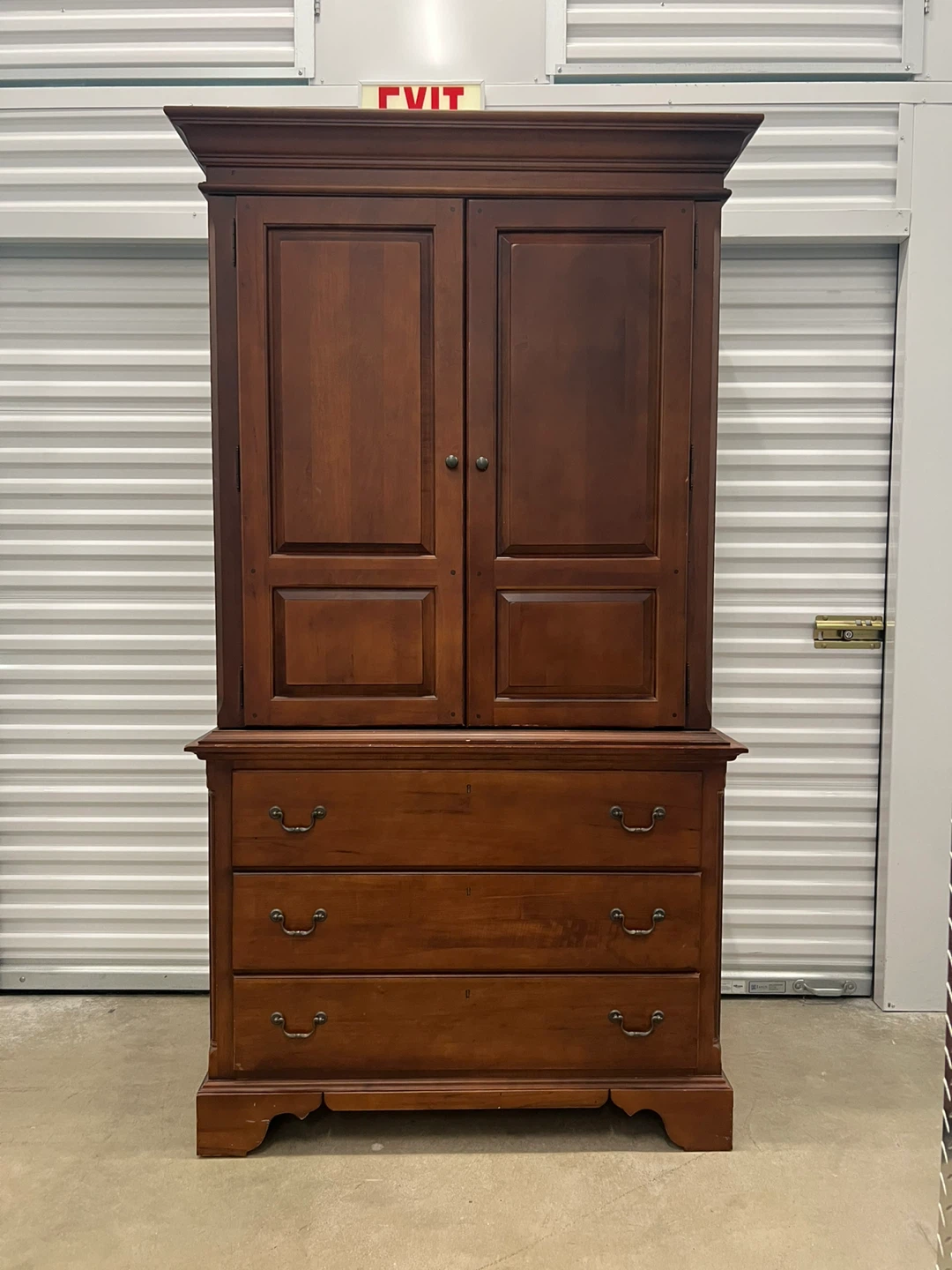 Armoire Wardrobe/Dresser