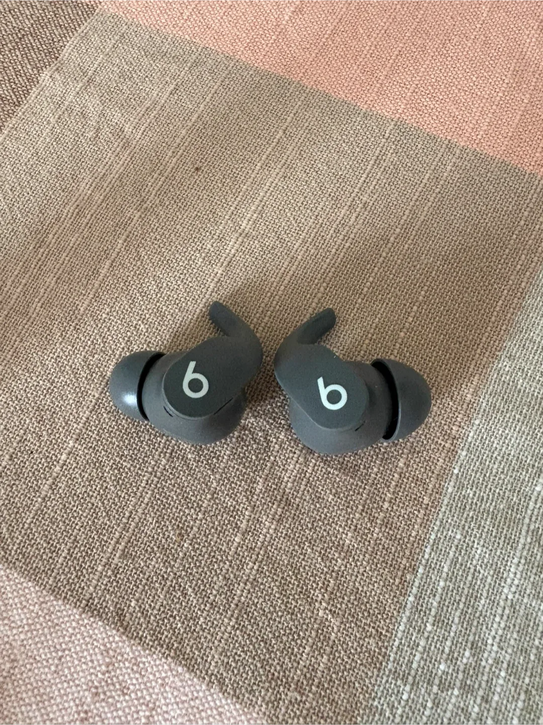 Beats Fit Pro - Wireless Earbuds - Grey image indicator(3)