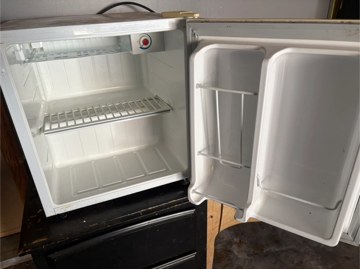 Simpliticity Compact Refrigerator - photo 2