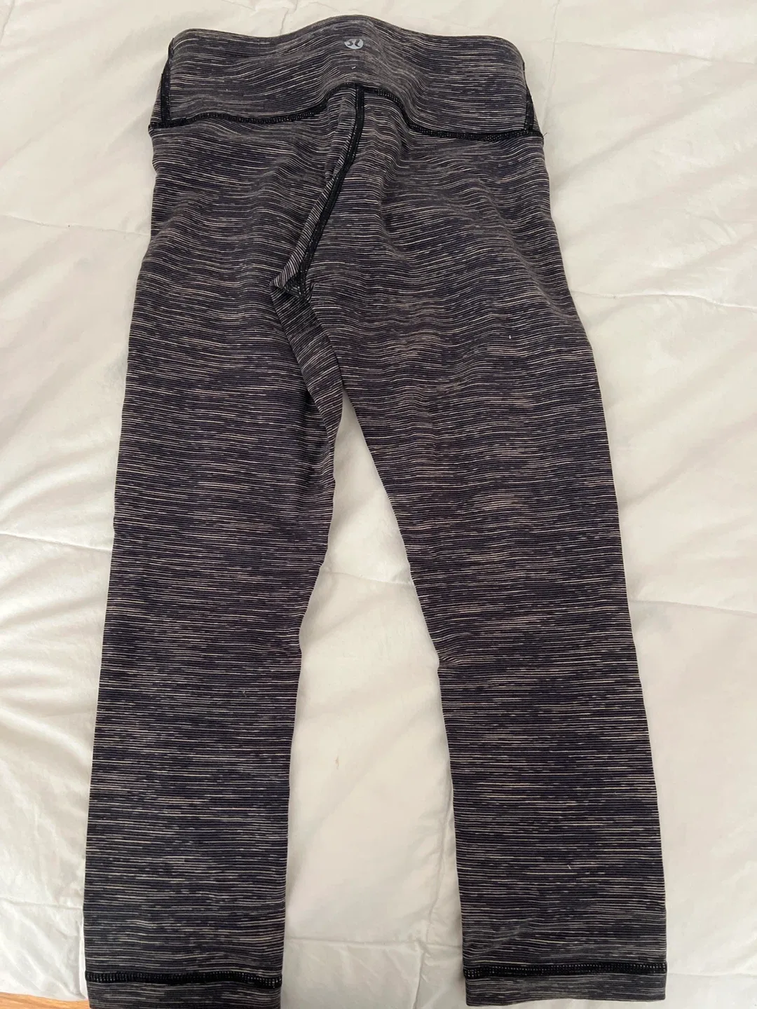 SoulCycle x Lululemon Leggings size 2 image indicator(2)