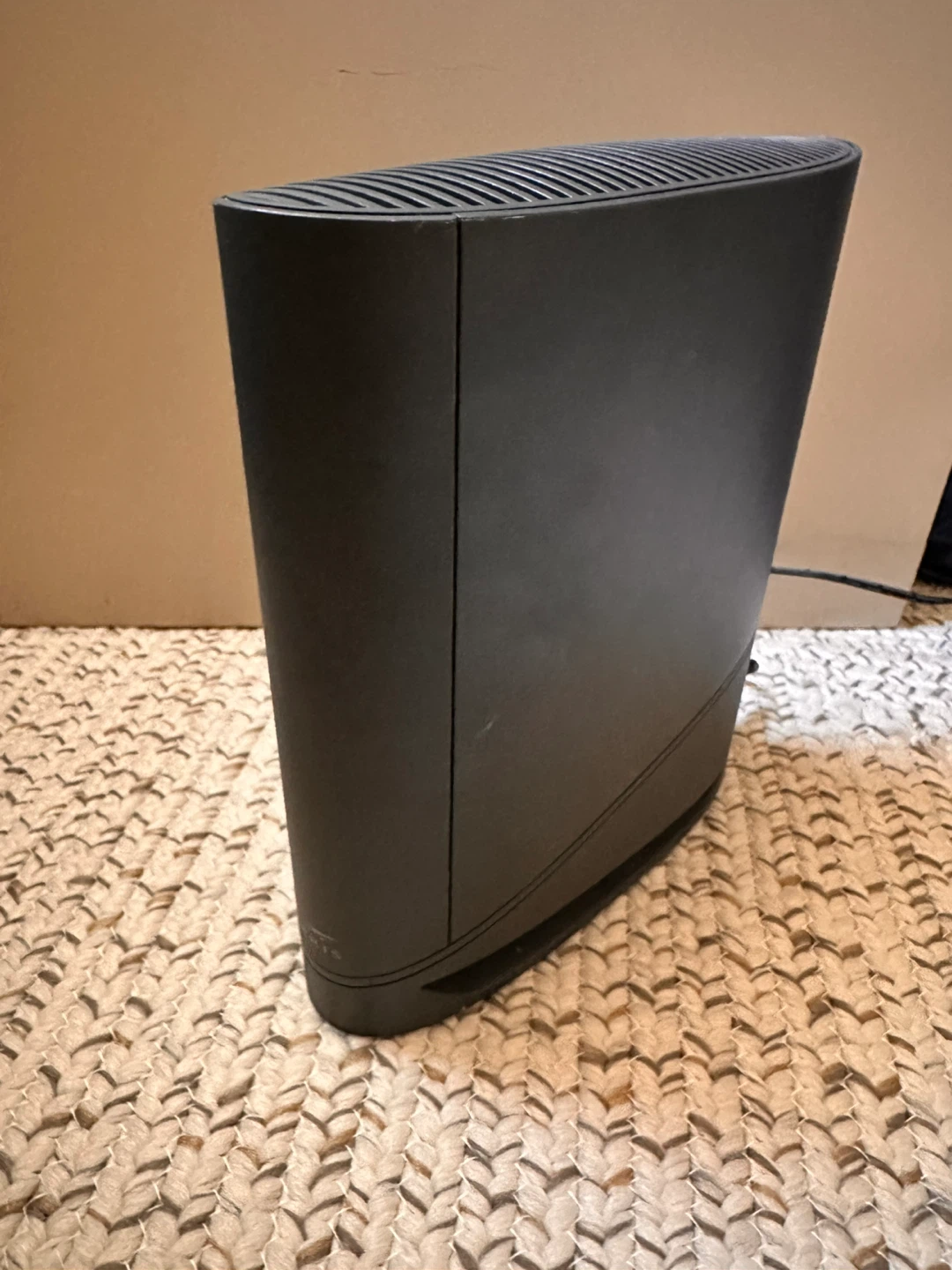 ARRIS SURFboard SBG7600AC2 Cable Modem Router - photo 2