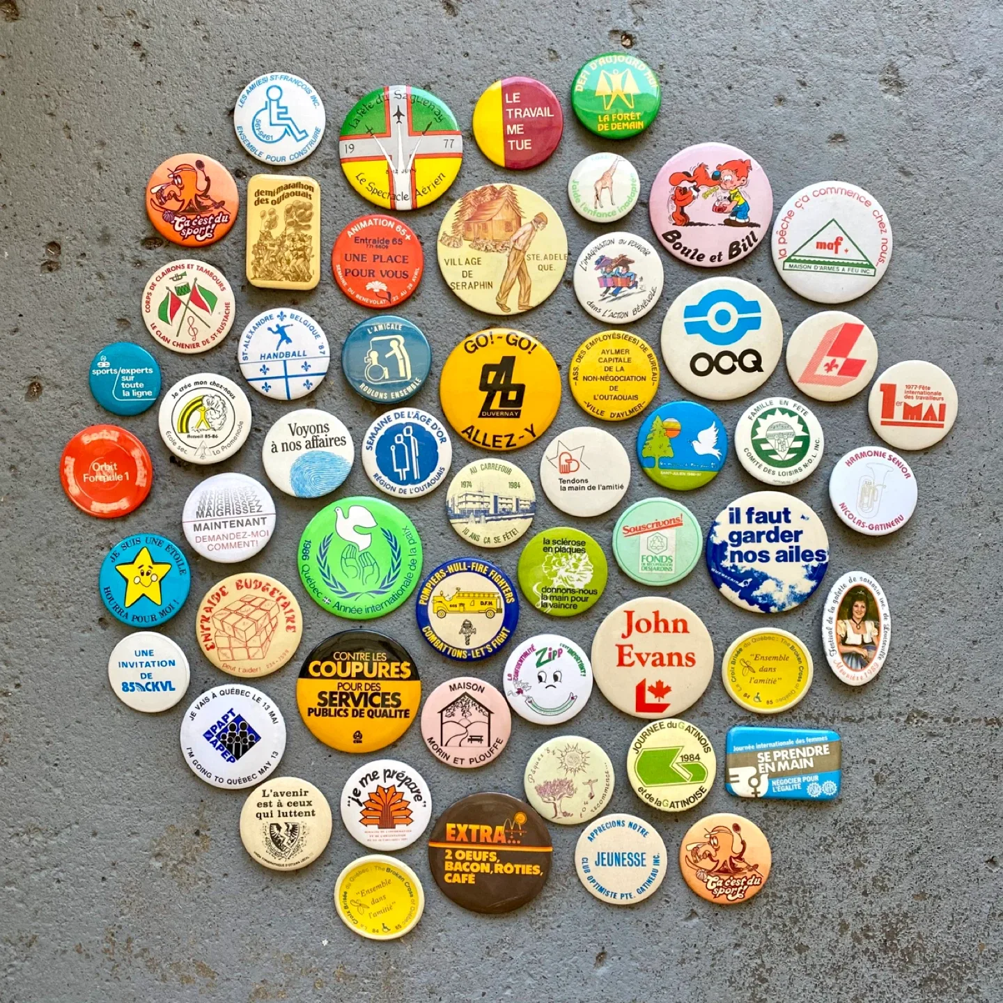Collection of 55 French Buttons thumbnail