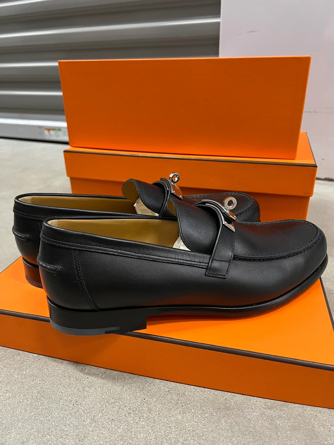 Hermès Black Leather Loafers Size 42 - photo 2