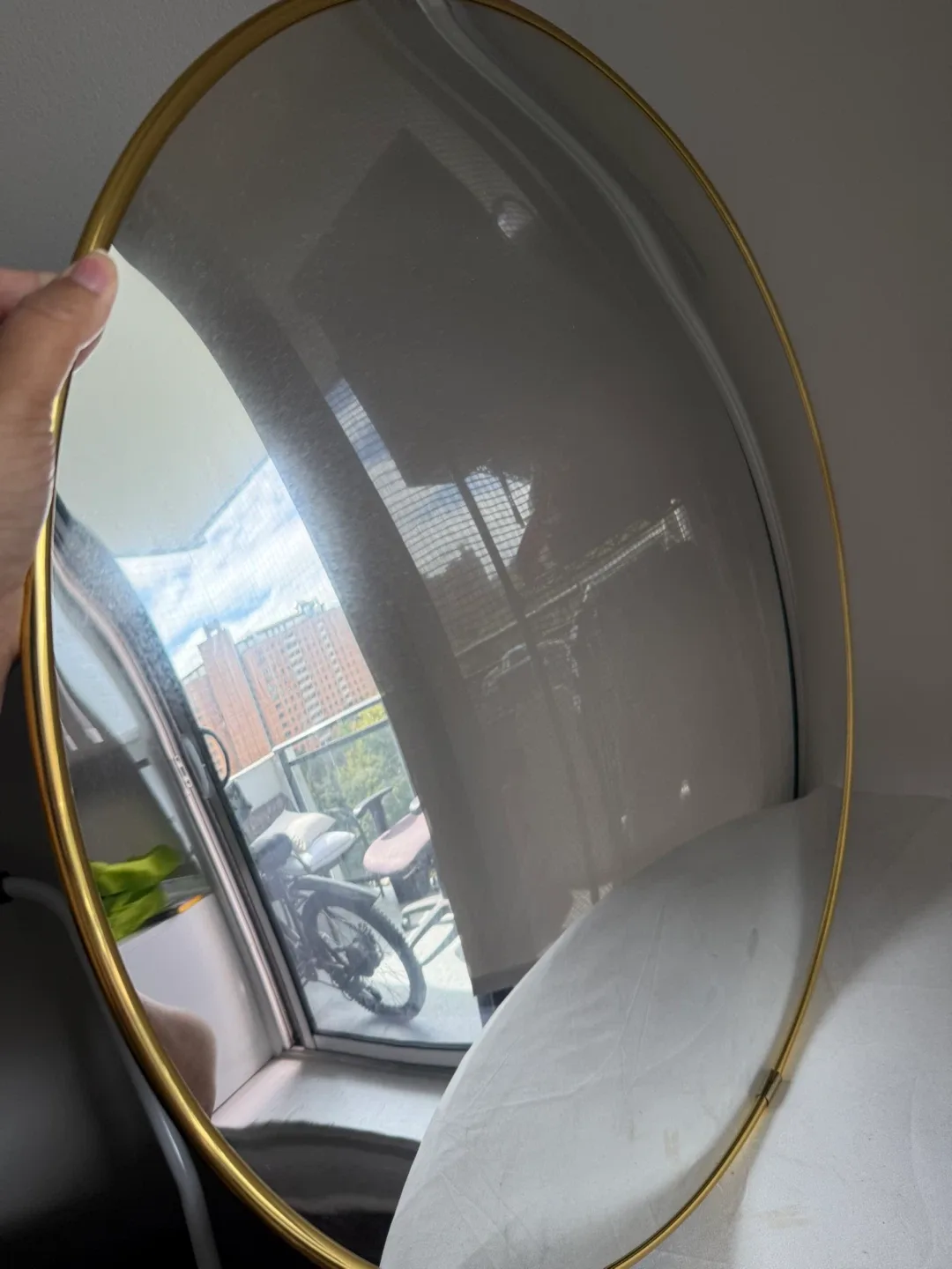 Umbra Hubba Wall Mirror Gold image indicator(3)