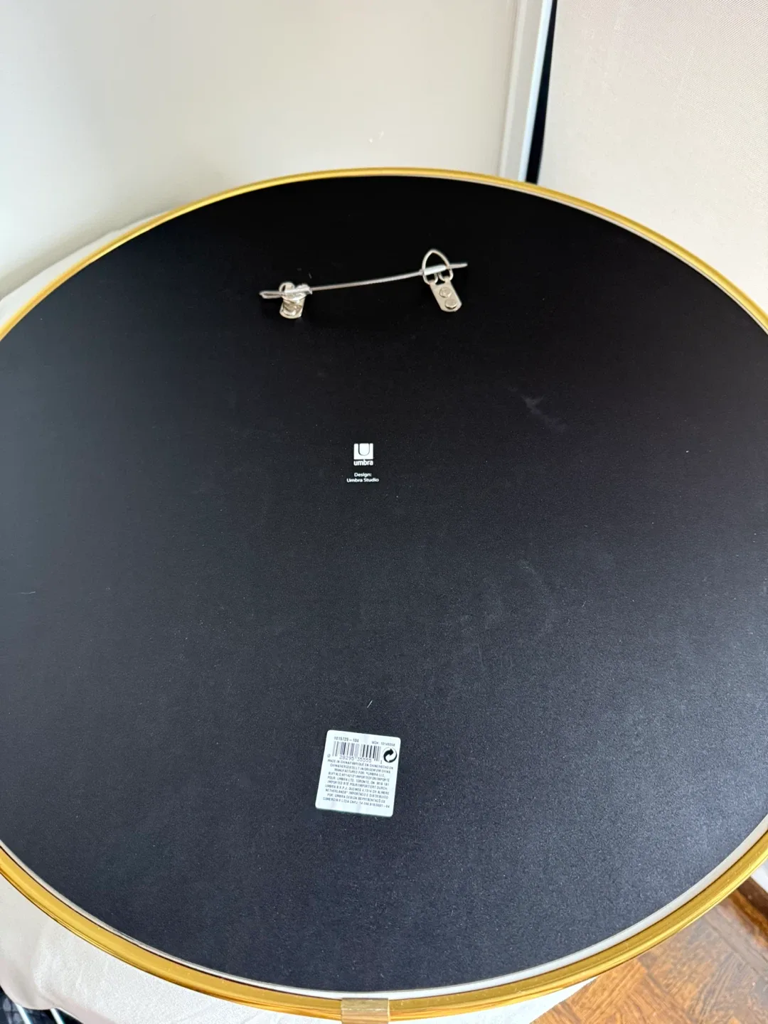 Umbra Hubba Wall Mirror Gold image indicator(4)