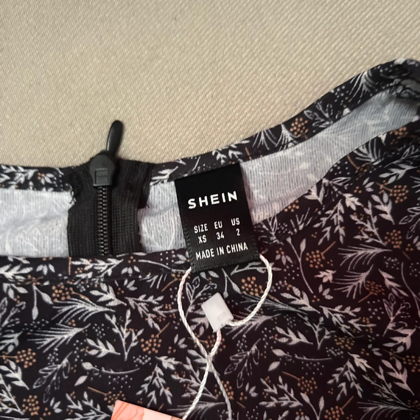 Black Floral Print Dress image indicator(3)