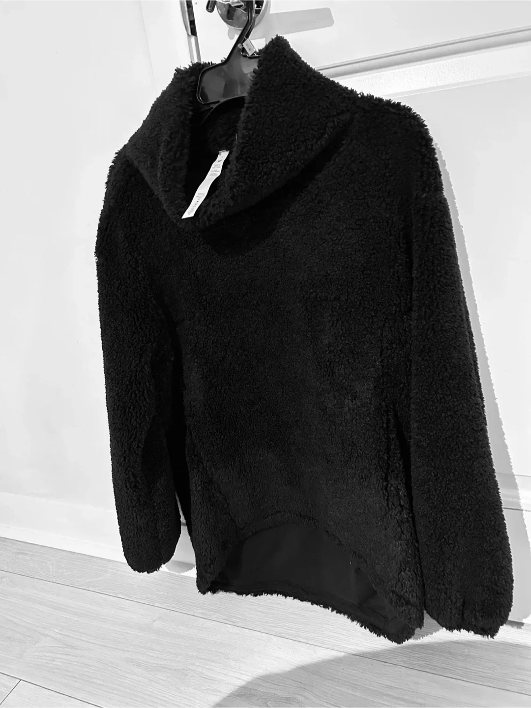 Lululemon Fleece Funnel Neck Sz 6 image indicator(2)