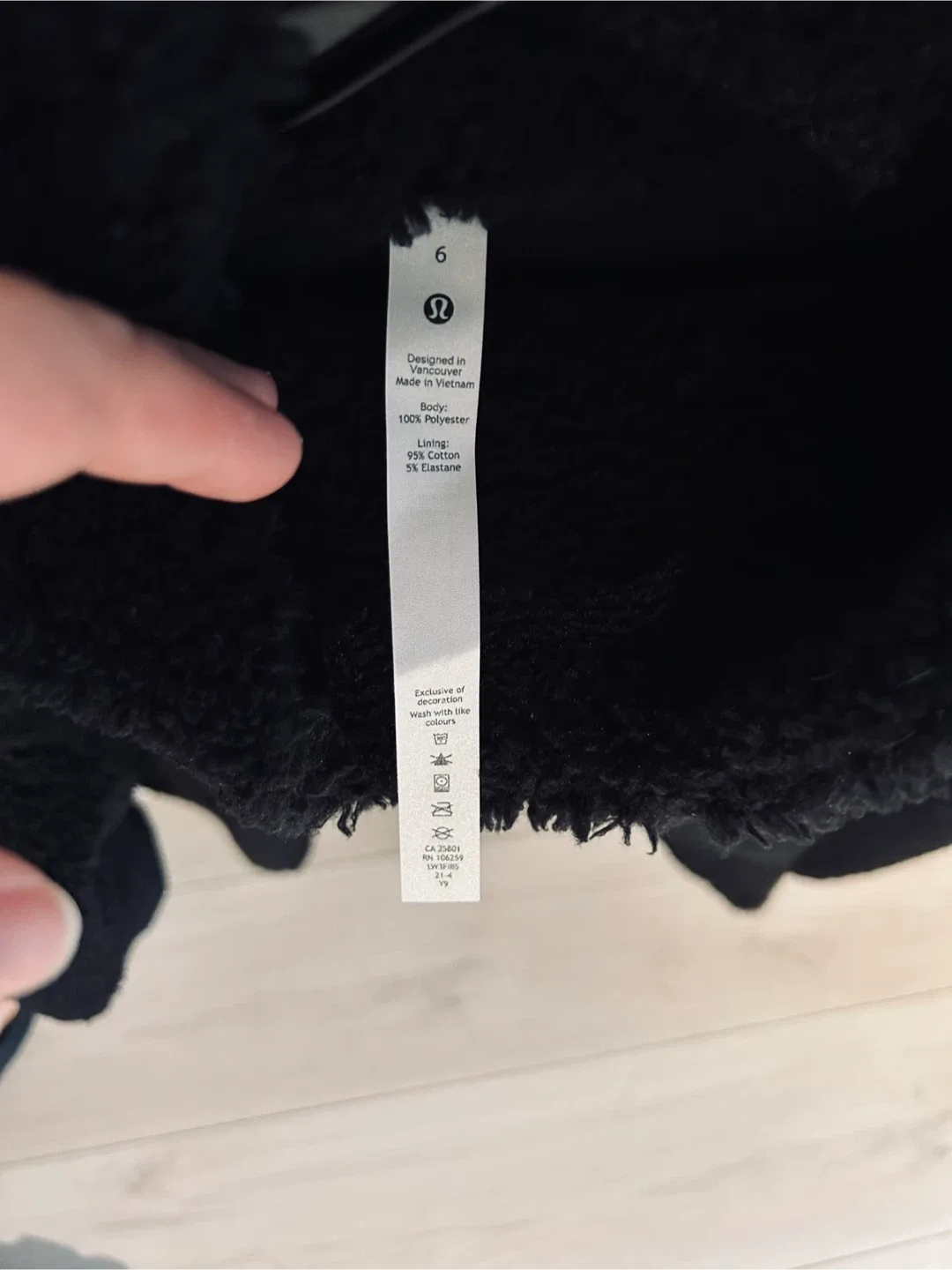 Lululemon Fleece Funnel Neck Sz 6 image indicator(4)