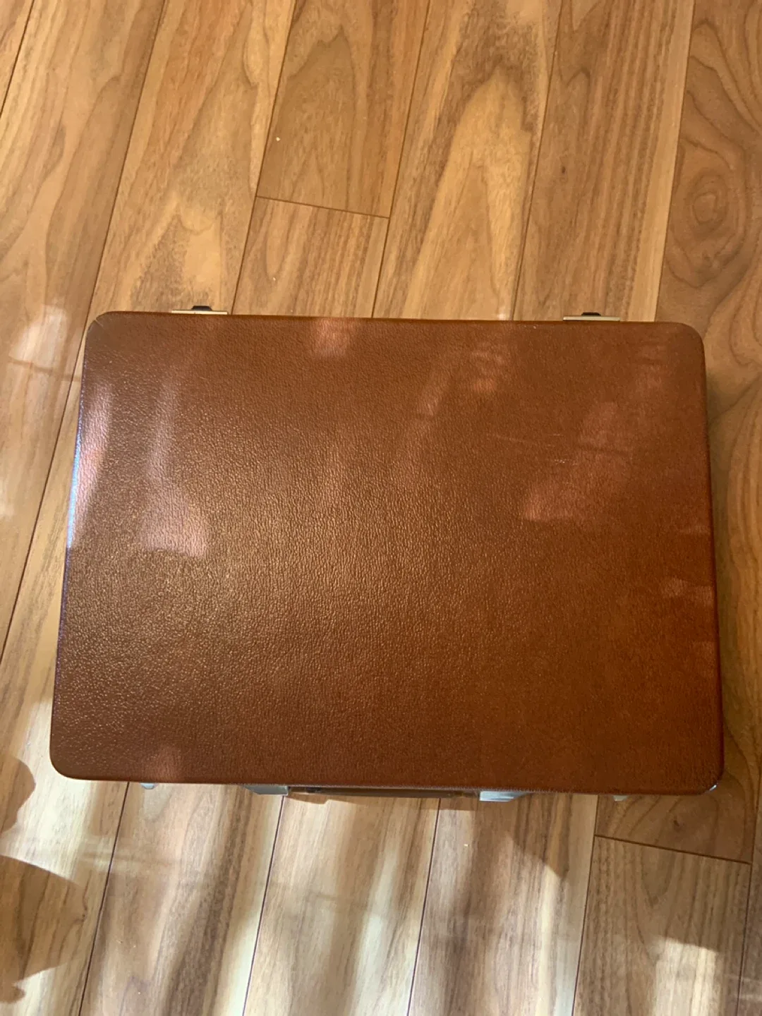 Echolac Brown Suitcase image indicator(2)