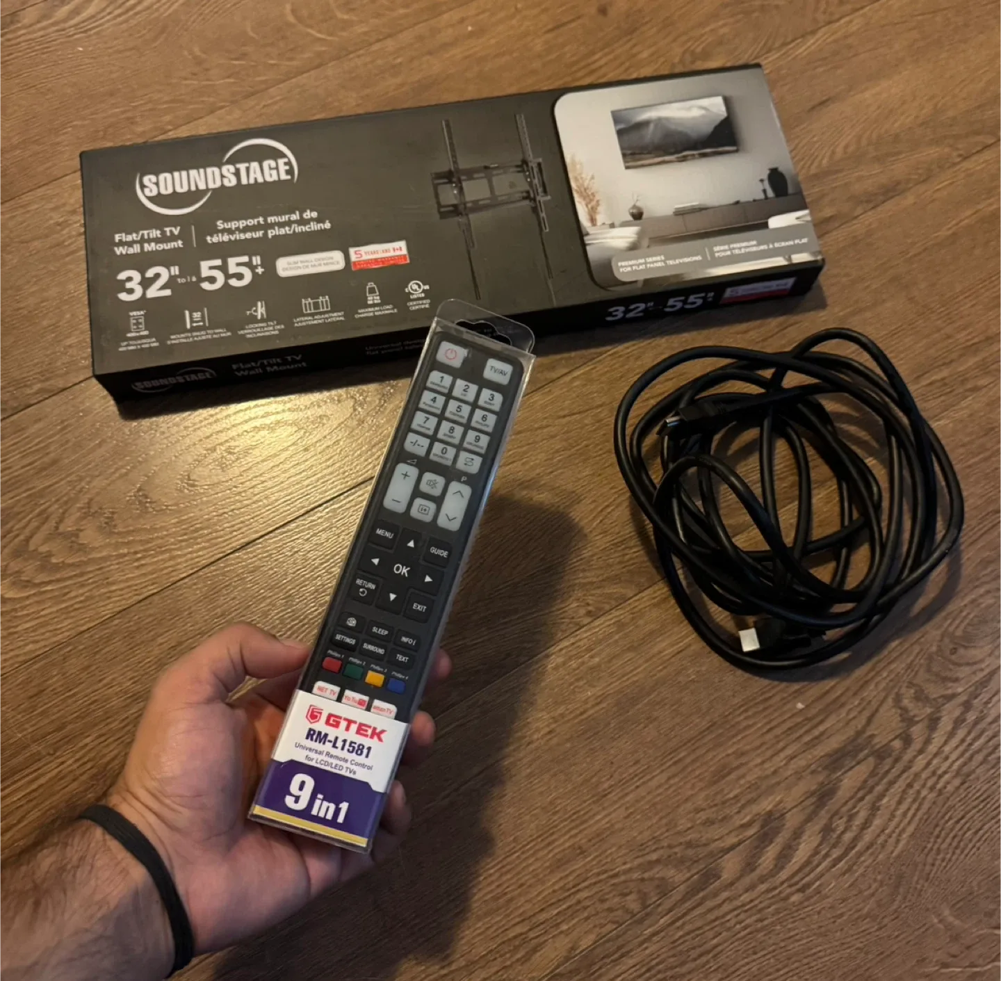 40inch HD TV with New Wall Mount, remote and HDMI Cable image indicator(4)