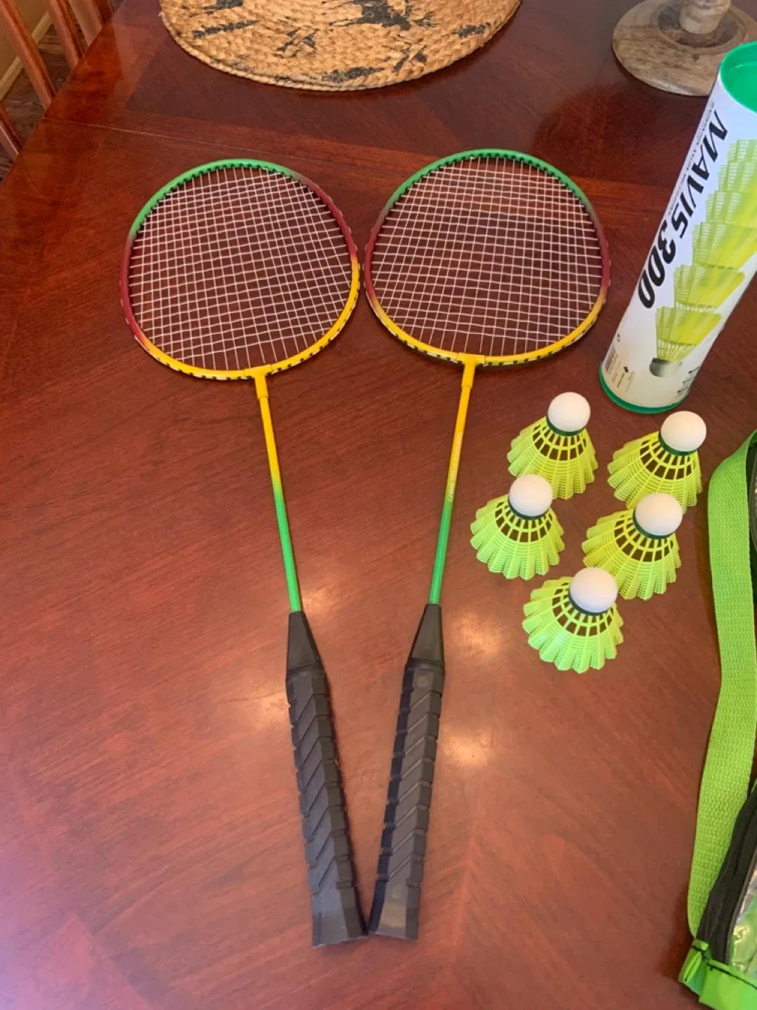 Yonex Mavis 300 Badminton Set image indicator(9)