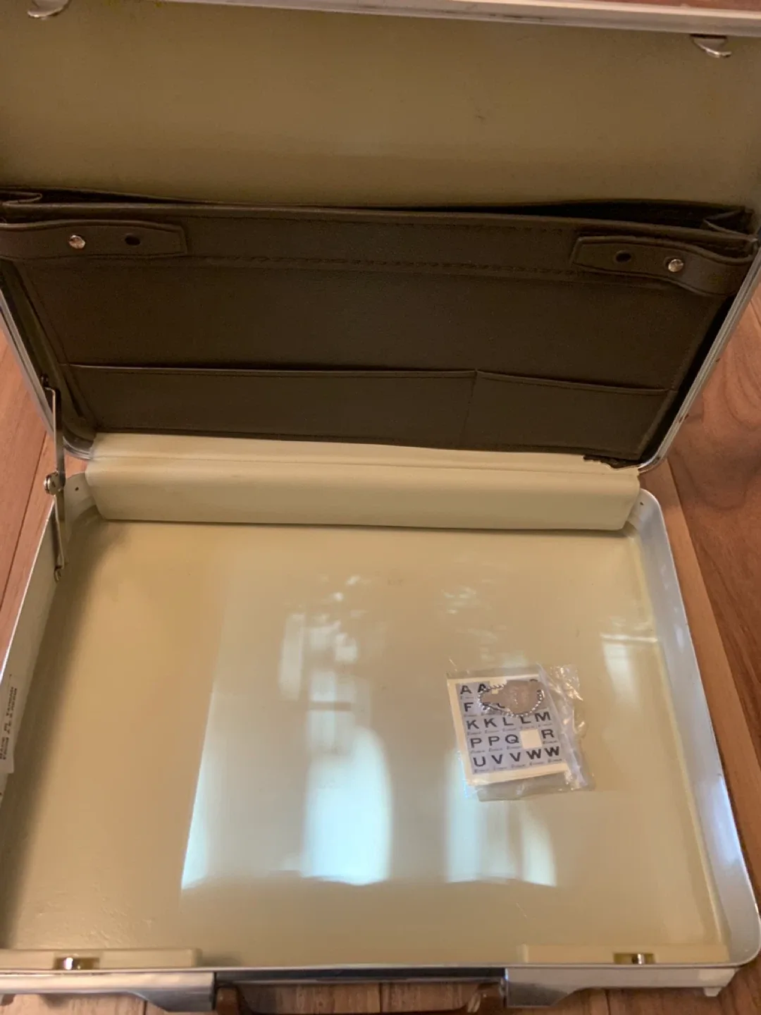 Echolac Brown Briefcase image indicator(3)