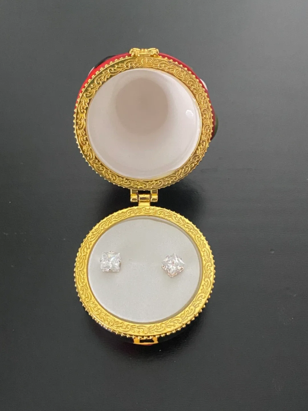 NEW! Avon Stunning CZ Stud Earrings in Santa ornament! image indicator(6)