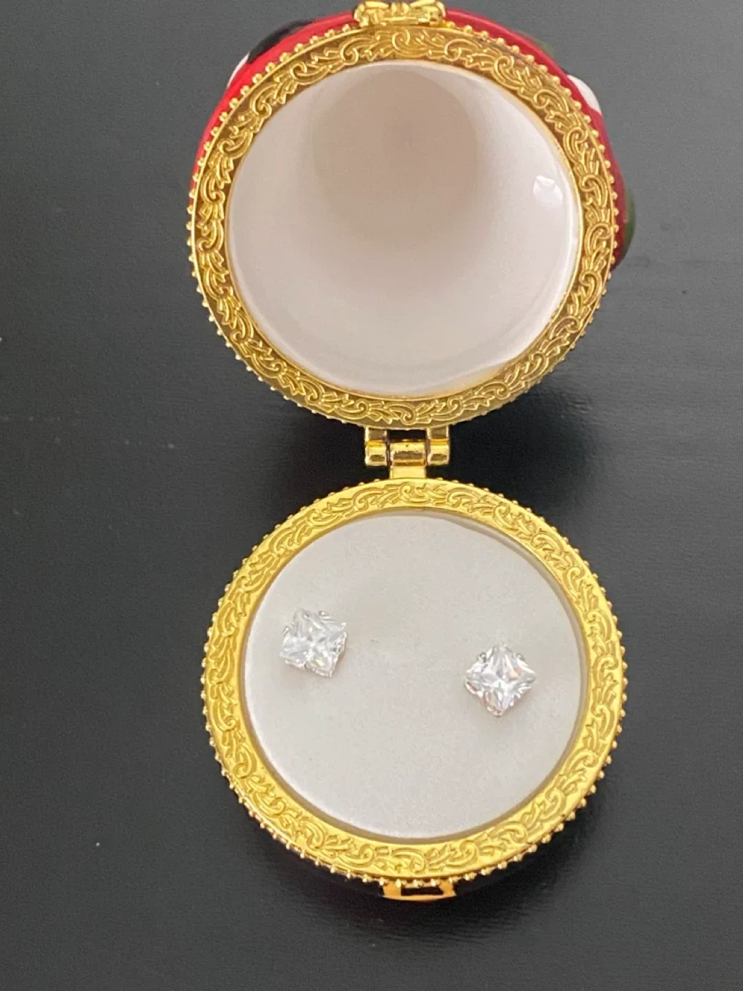 NEW! Avon Stunning CZ Stud Earrings in Santa ornament! image indicator(2)