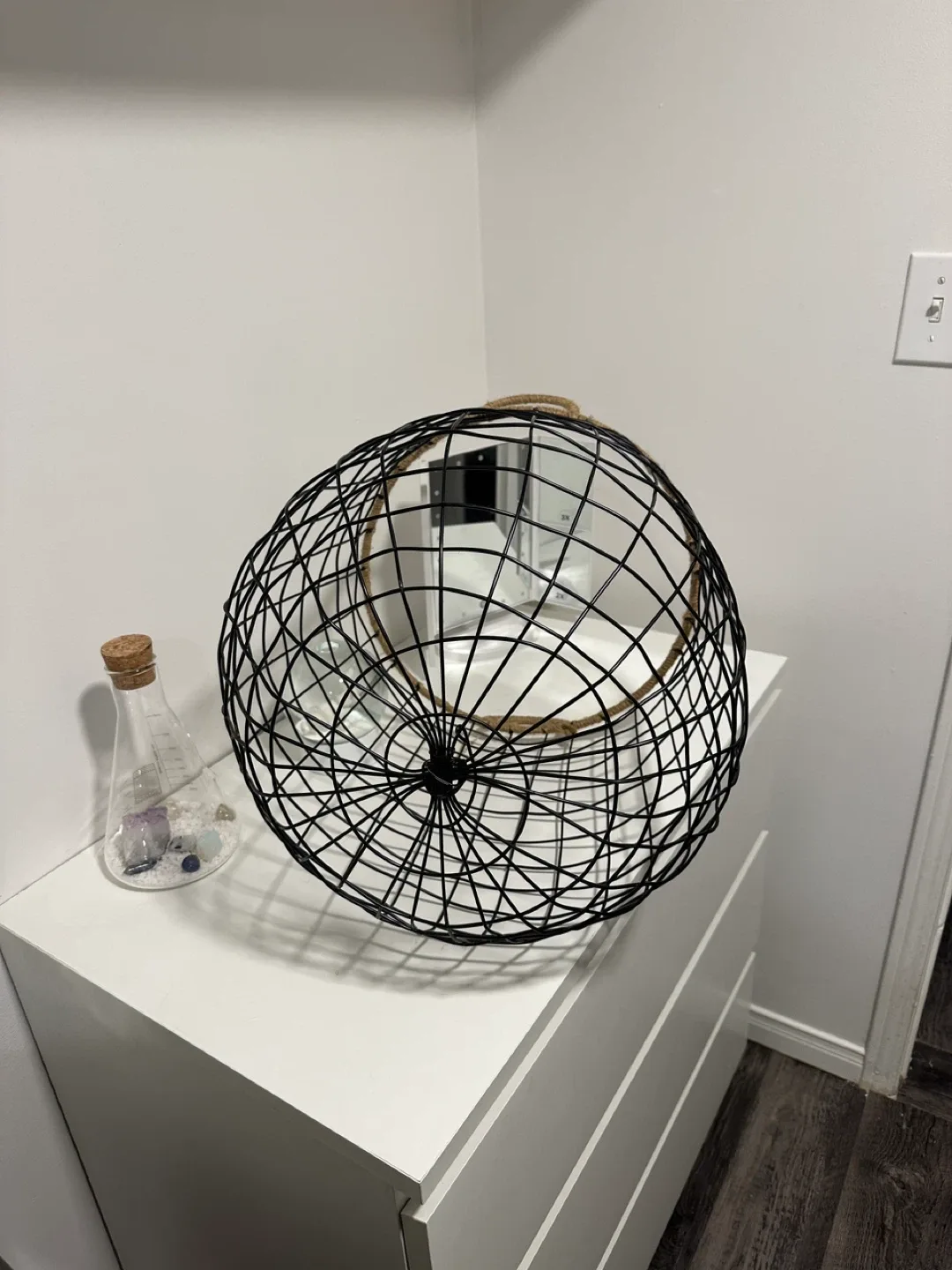 Urban Barn Black Wire Basket with Jute Handles image indicator(3)