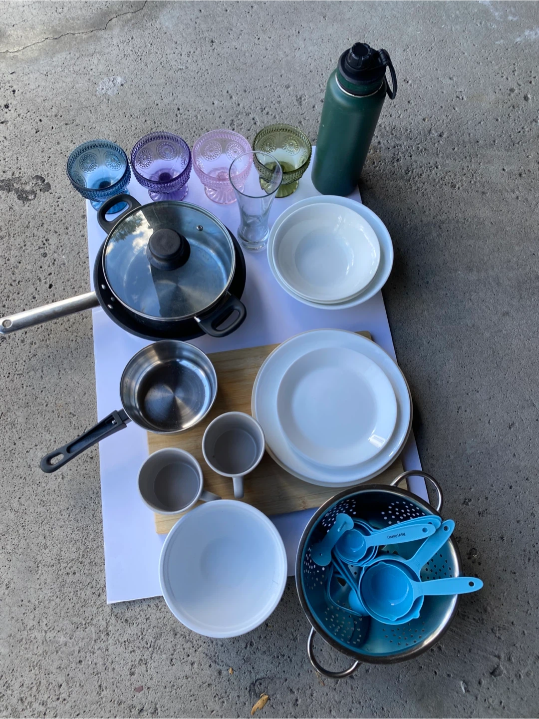 Kitchenware Bundle - Dishes, Pots, Cups & More! - photo 3