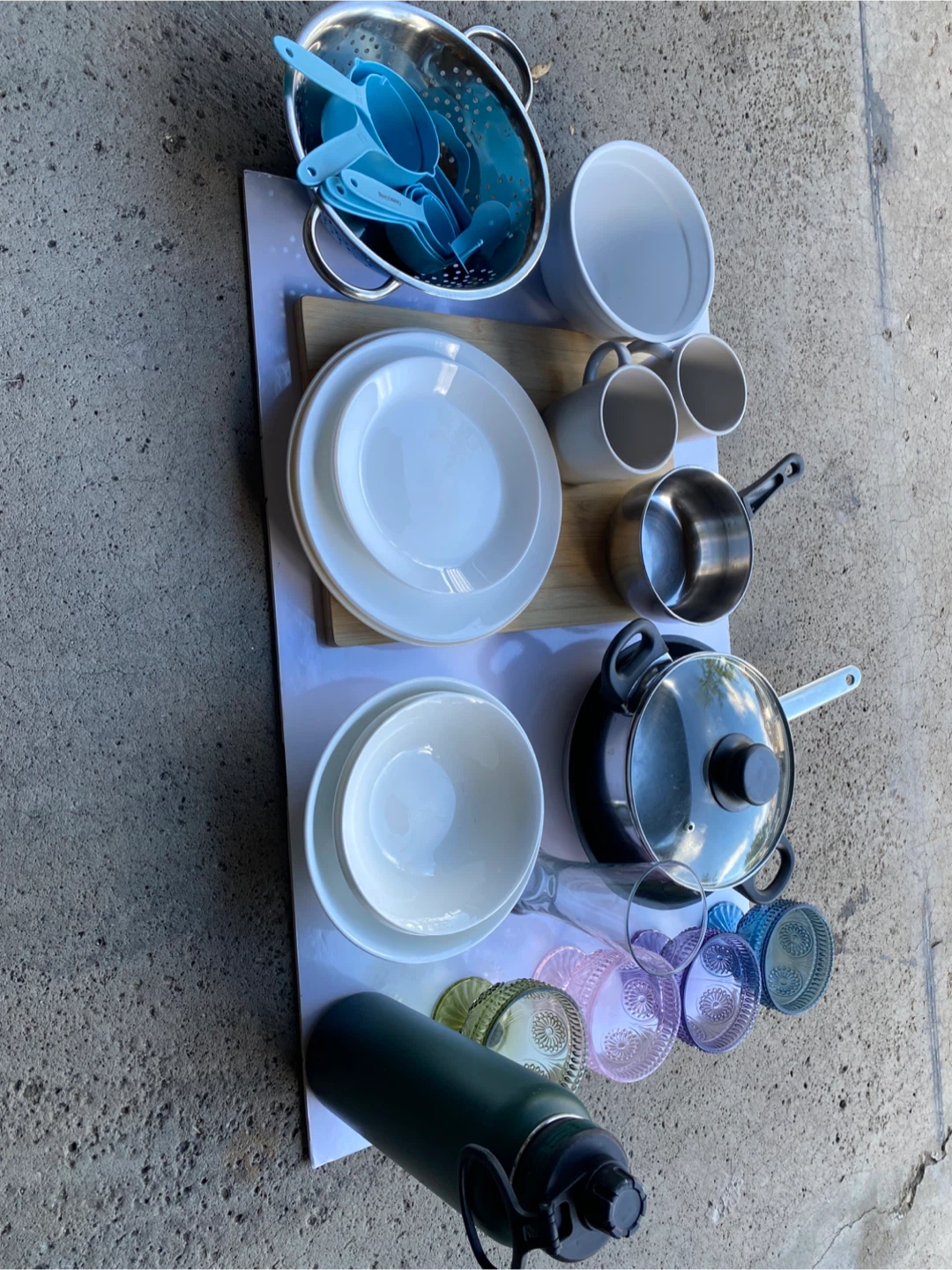Kitchenware Bundle - Dishes, Pots, Cups & More! - photo 2