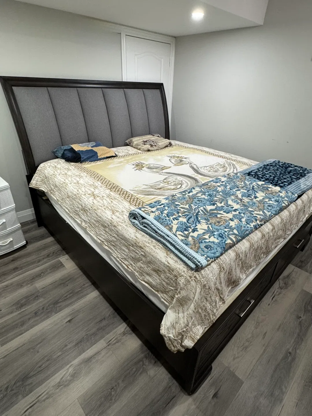 King Size Bed Frame with Headboard image indicator(3)