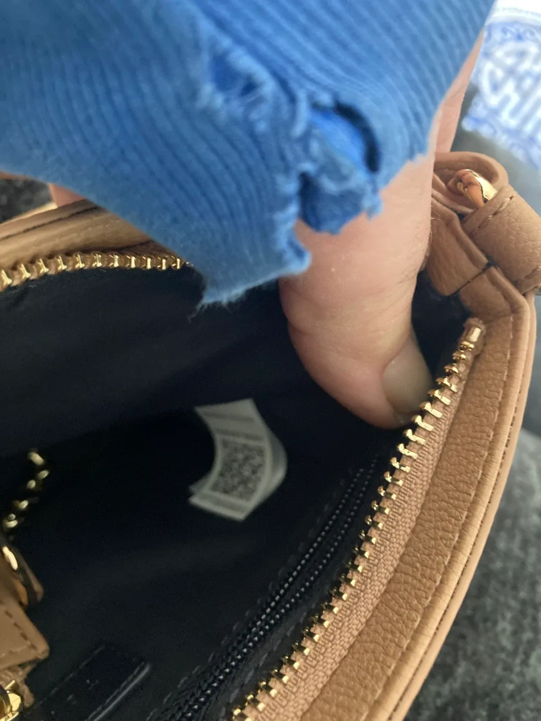 Tommy Hilfiger Shoulder Bag - New! image indicator(5)