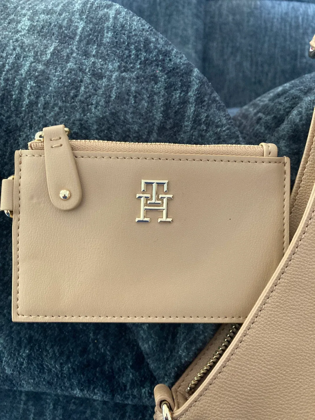 Tommy Hilfiger Shoulder Bag - New! image indicator(4)