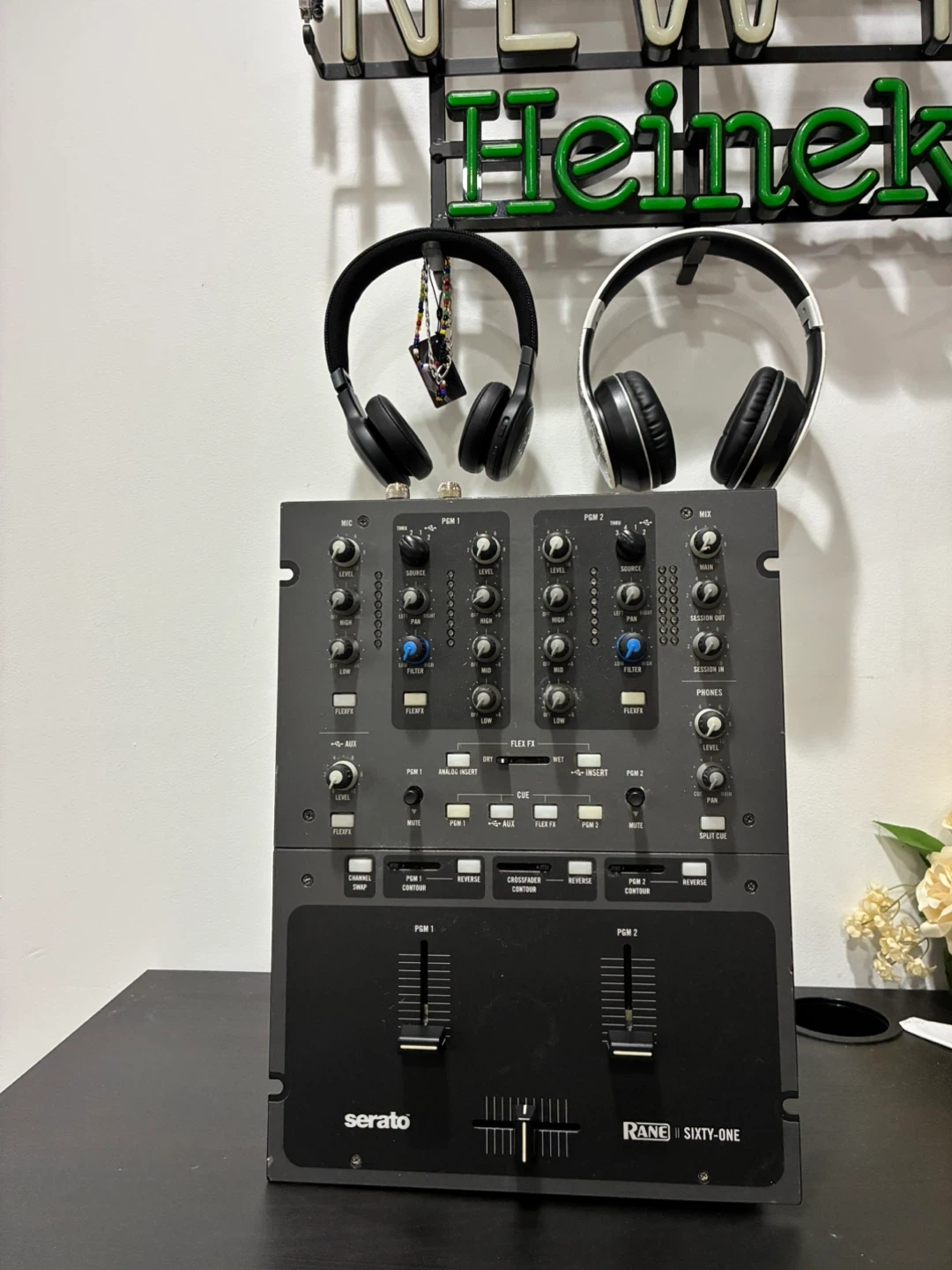 Rane Sixty-One Serato DJ Mixer | Karrot