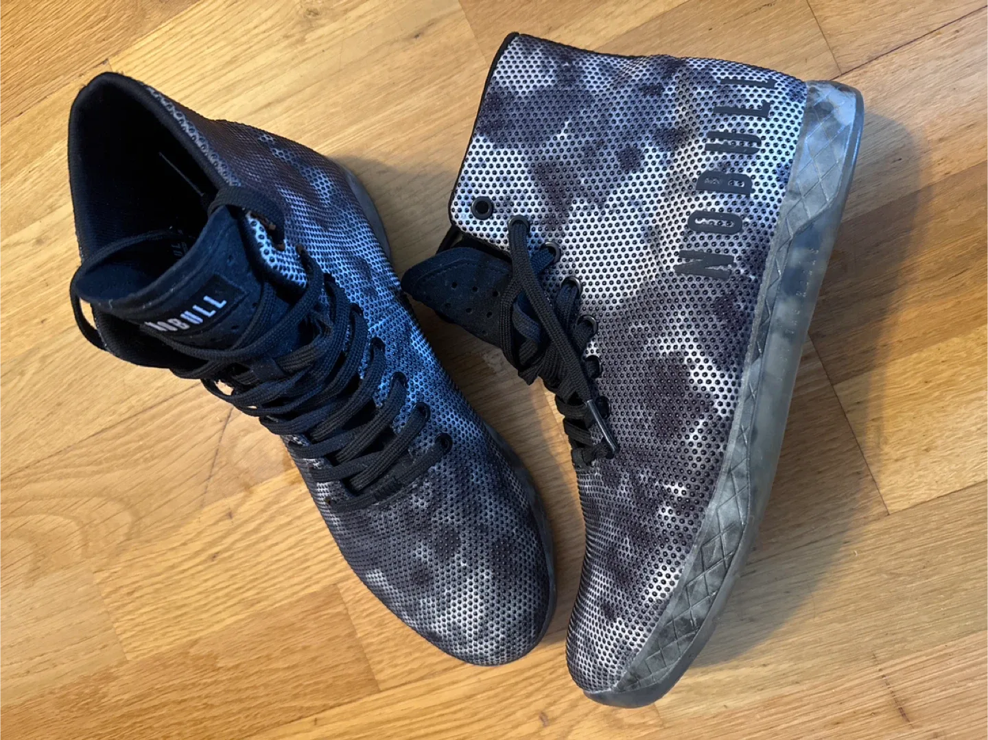 NOBULL High Top Trainer Women’s 11 - Men's US 9.5 image indicator(2)